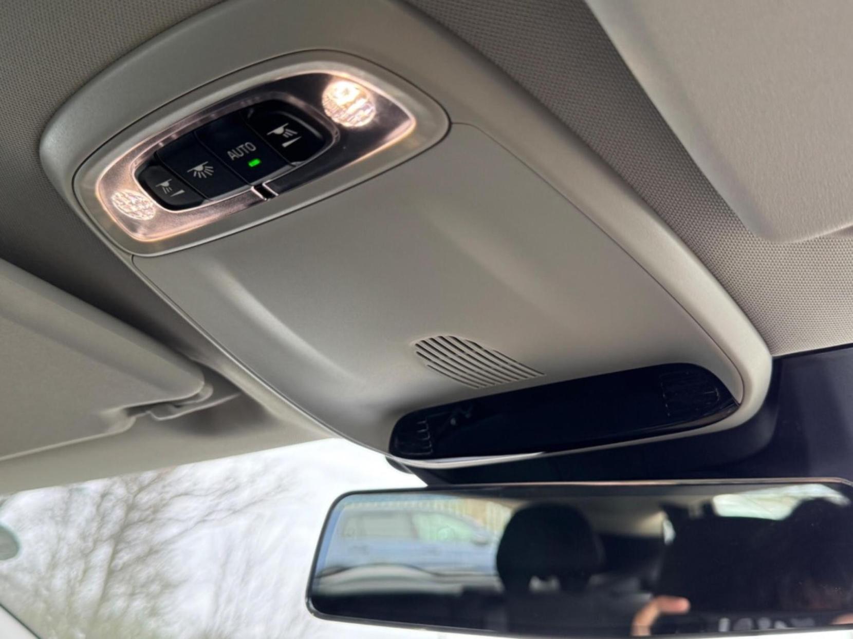 Volvo V40 1.6 SE Lux Hatchback (2012 - 2016)