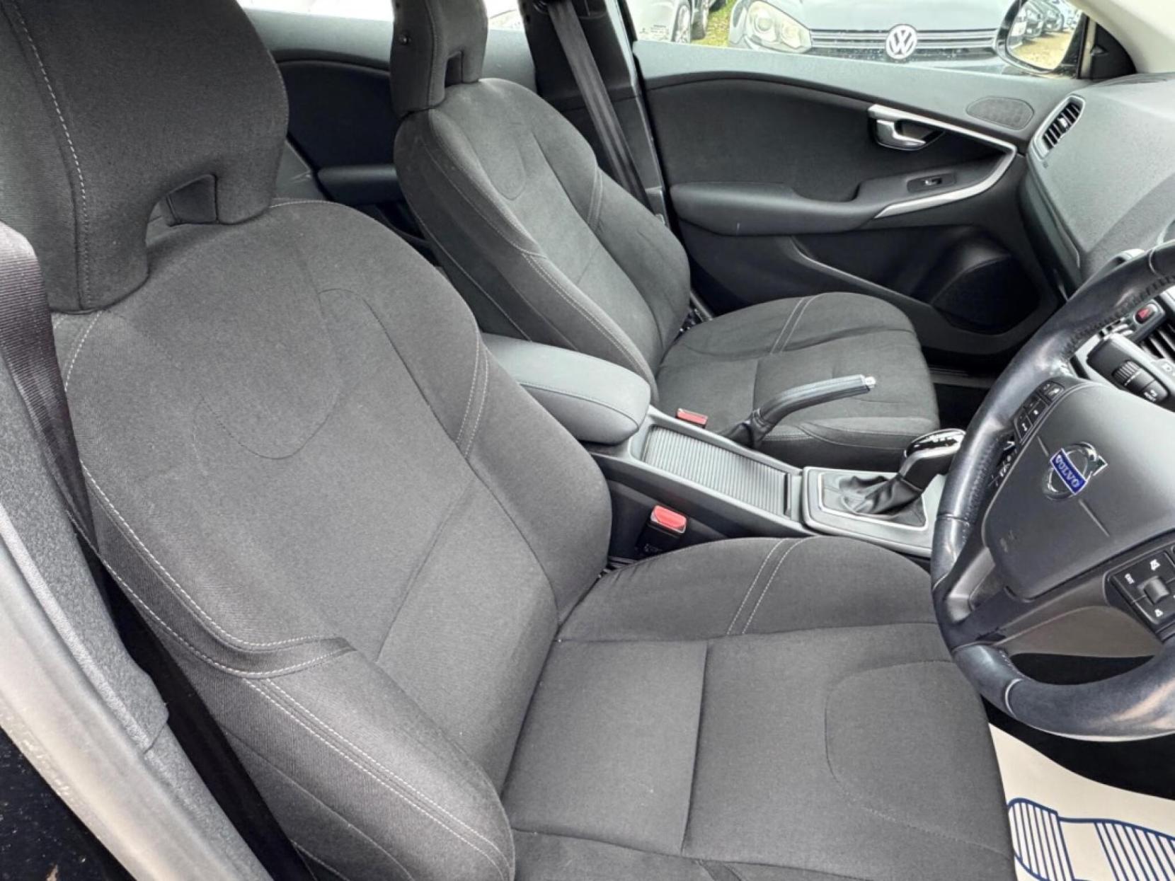 Volvo V40 1.6 SE Lux Hatchback (2012 - 2016)