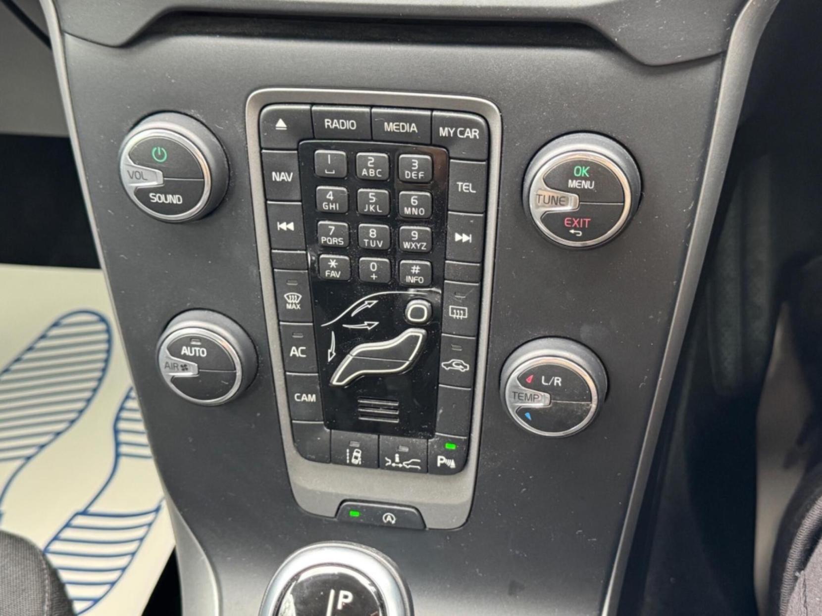 Volvo V40 1.6 SE Lux Hatchback (2012 - 2016)