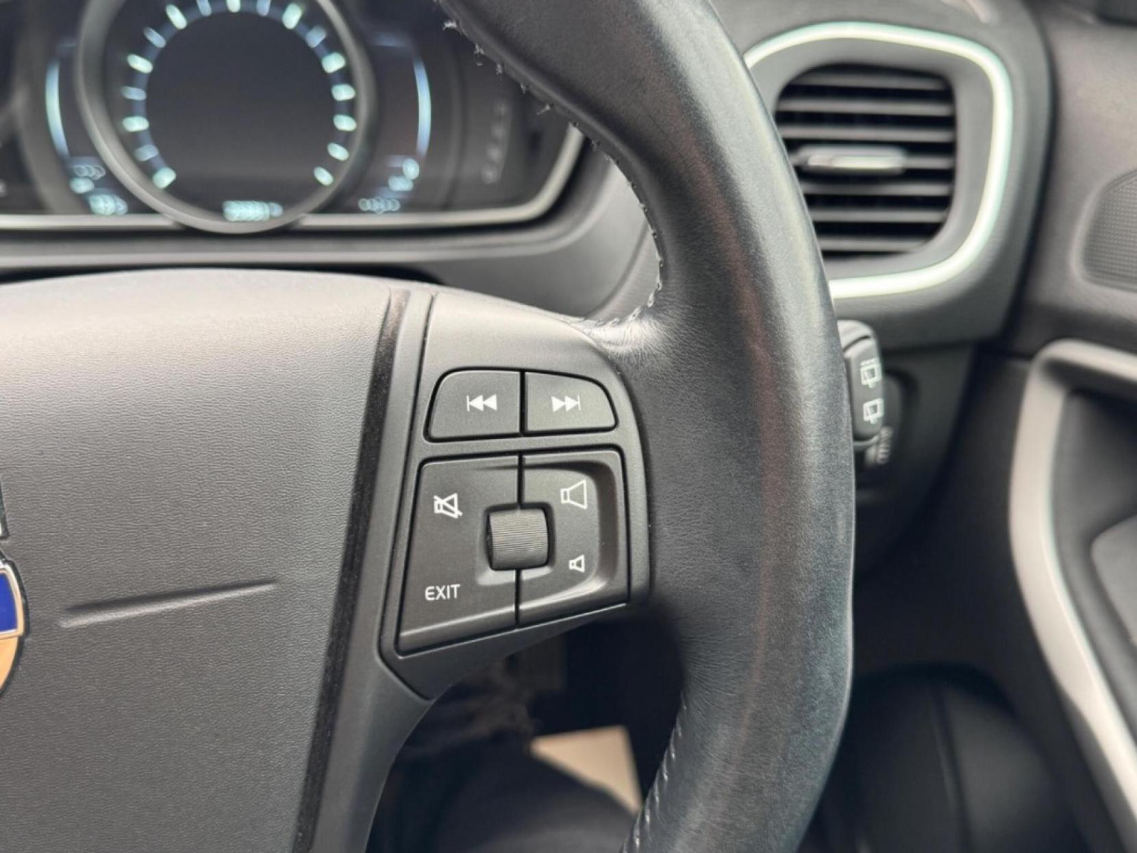 Volvo V40 1.6 SE Lux Hatchback (2012 - 2016)