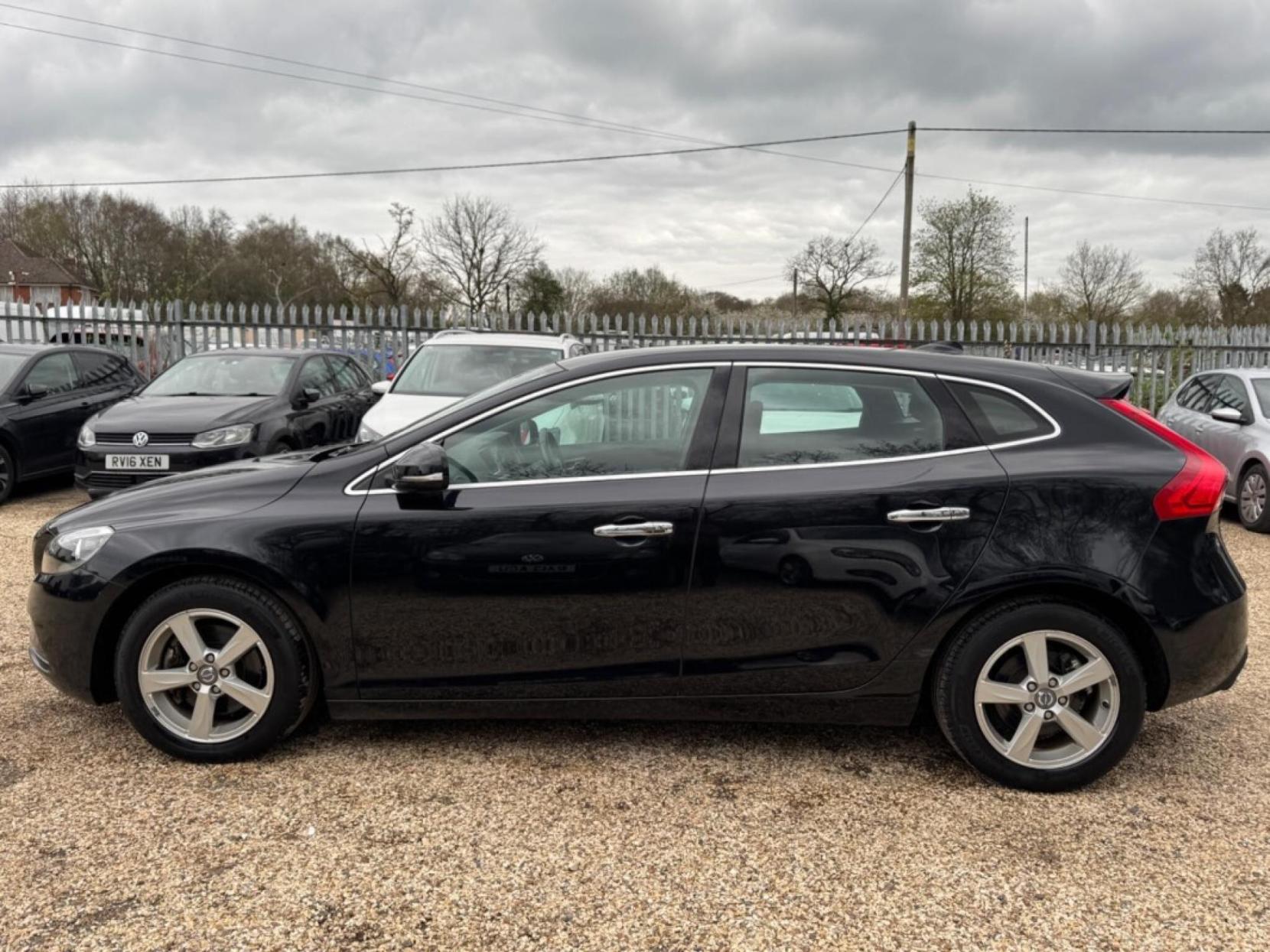 Volvo V40 1.6 SE Lux Hatchback (2012 - 2016)