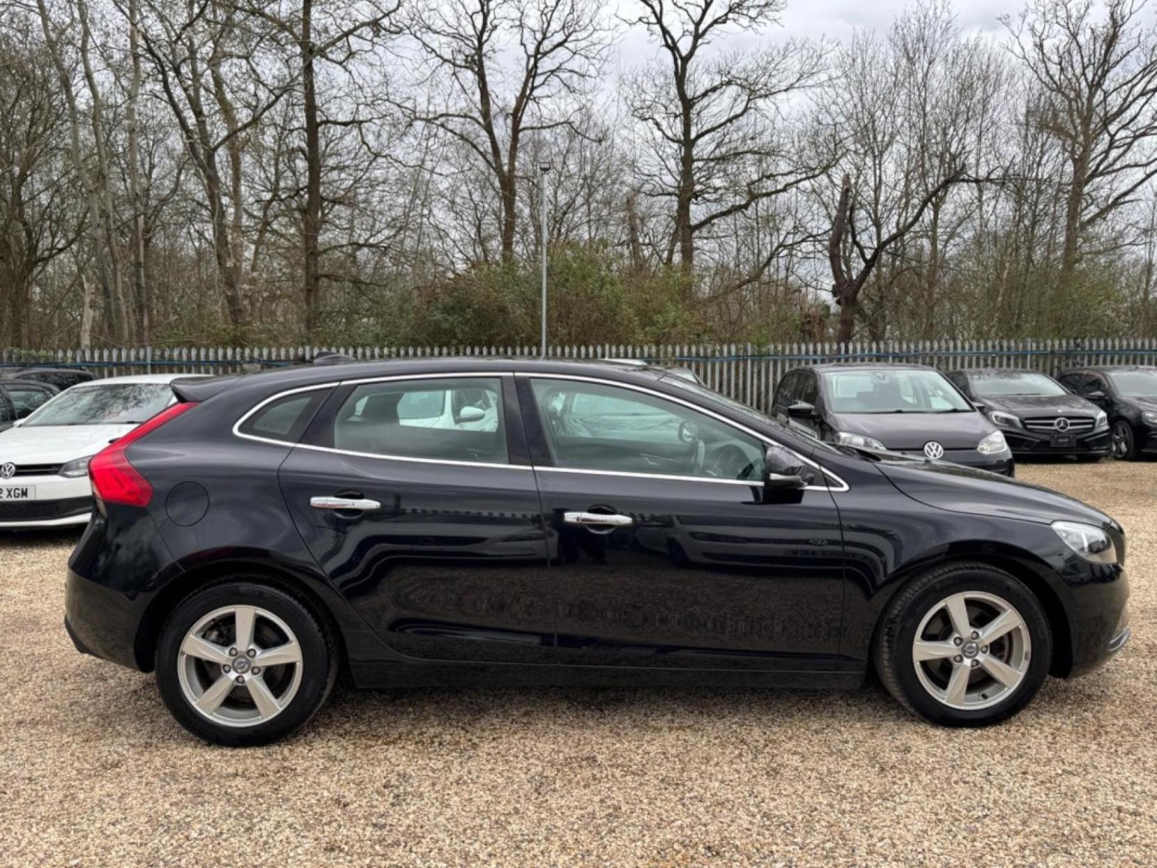 Volvo V40 1.6 SE Lux Hatchback (2012 - 2016)