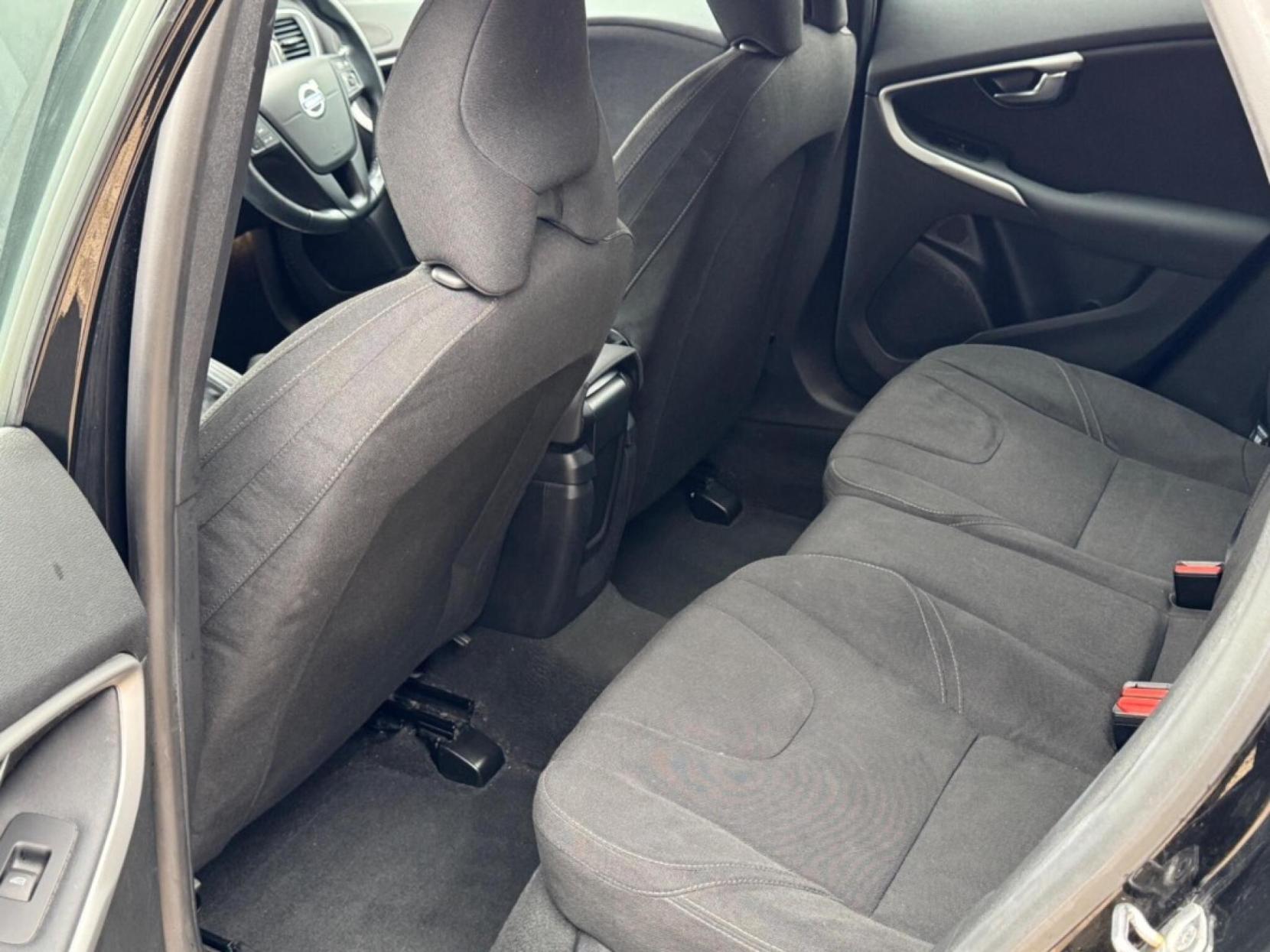 Volvo V40 1.6 SE Lux Hatchback (2012 - 2016)