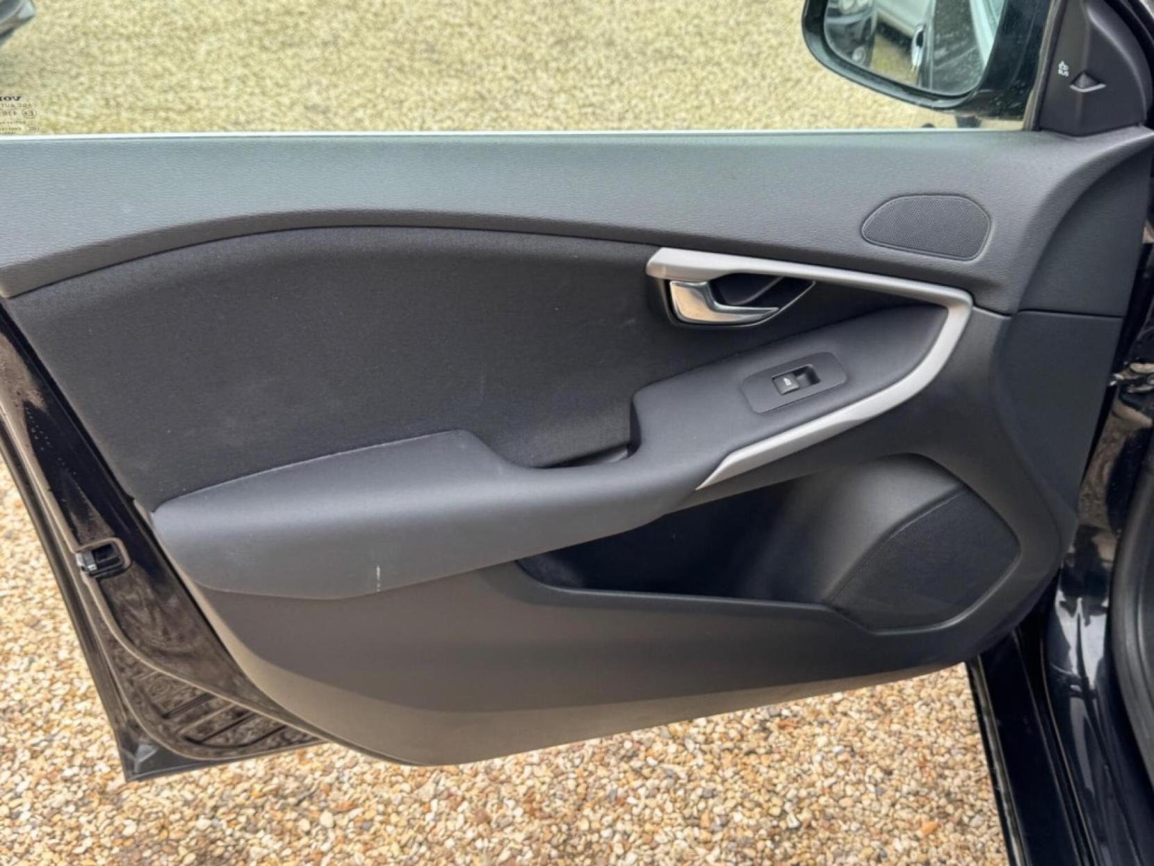 Volvo V40 1.6 SE Lux Hatchback (2012 - 2016)