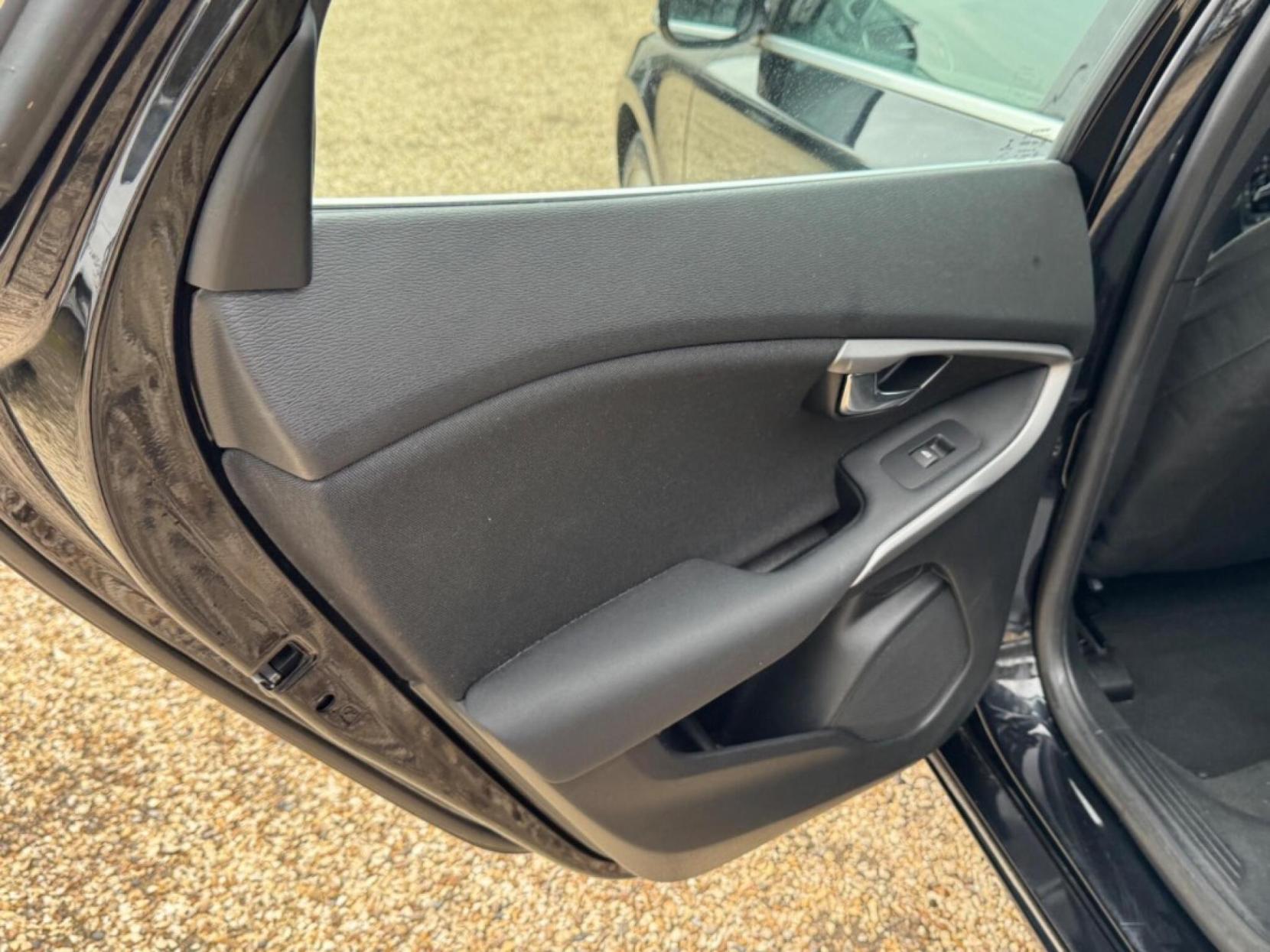 Volvo V40 1.6 SE Lux Hatchback (2012 - 2016)