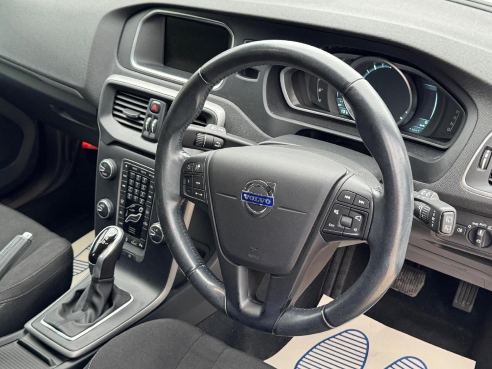 Volvo V40 1.6 SE Lux Hatchback (2012 - 2016)