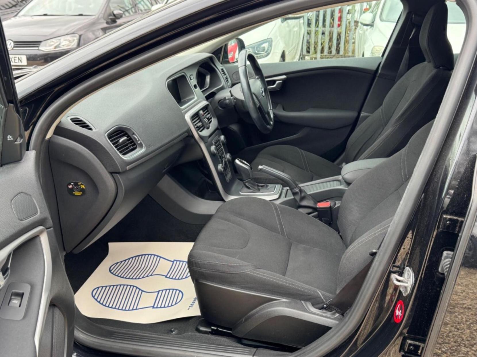 Volvo V40 1.6 SE Lux Hatchback (2012 - 2016)