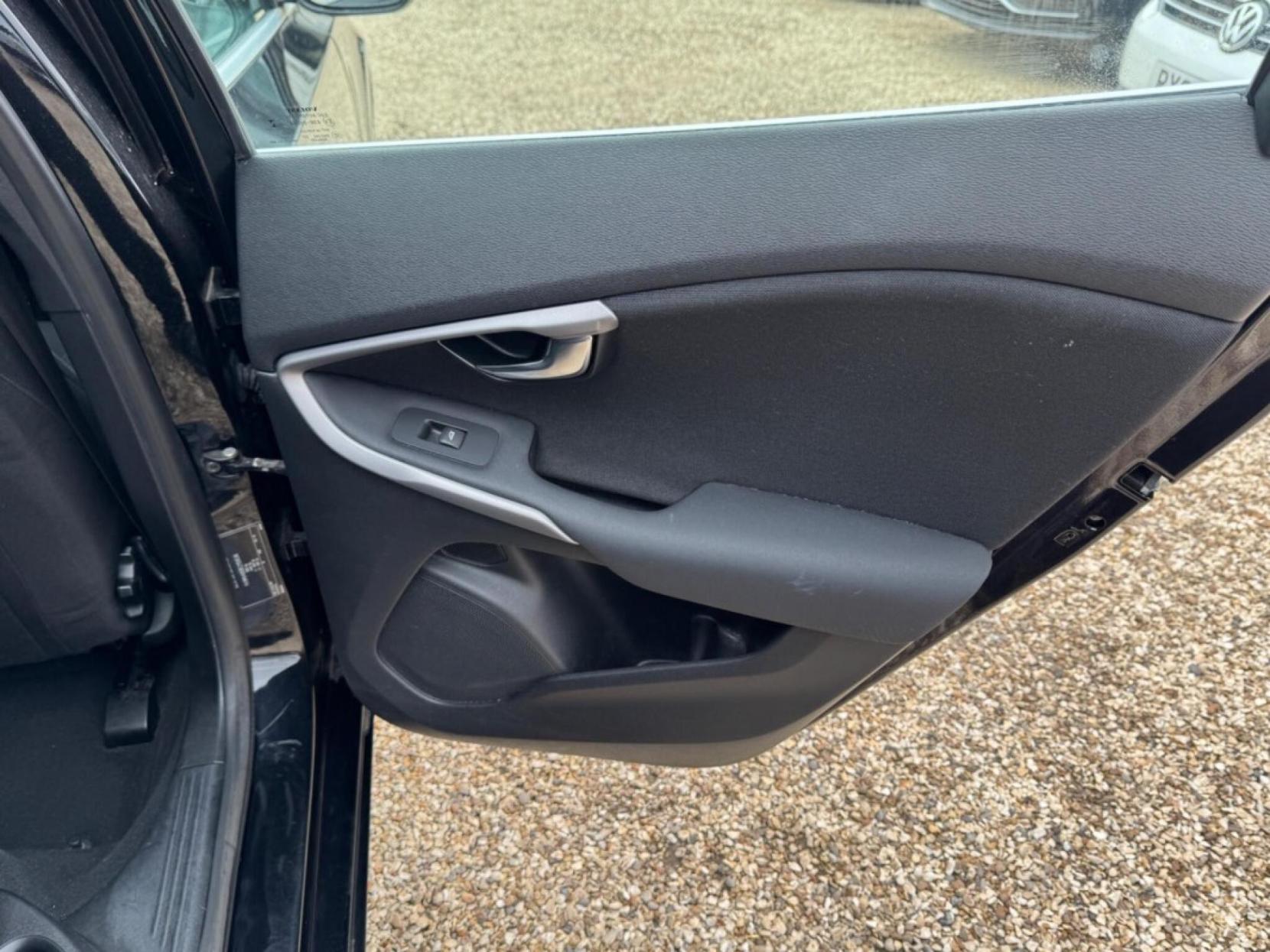 Volvo V40 1.6 SE Lux Hatchback (2012 - 2016)