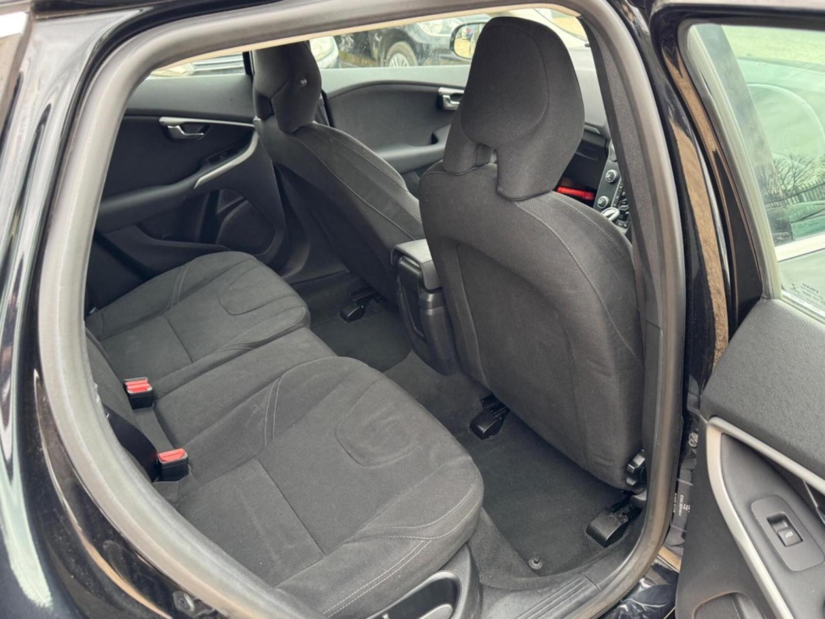 Volvo V40 1.6 SE Lux Hatchback (2012 - 2016)