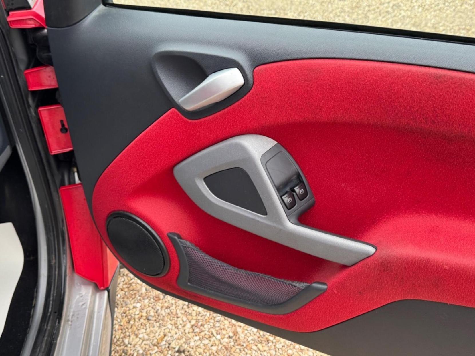 Smart fortwo 1.0 MHD Passion Cabriolet 2dr Petrol SoftTouch Euro 5 (s/s) (71 bhp)