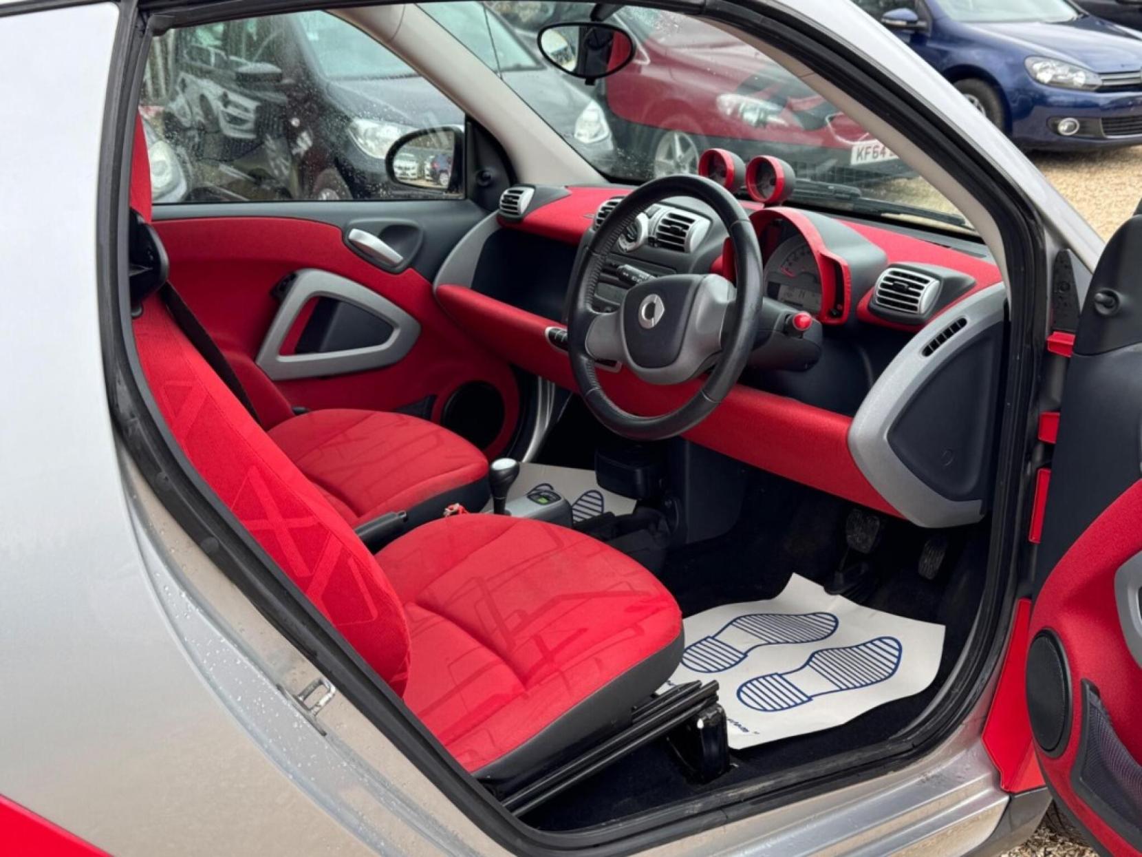 Smart fortwo 1.0 MHD Passion Cabriolet 2dr Petrol SoftTouch Euro 5 (s/s) (71 bhp)