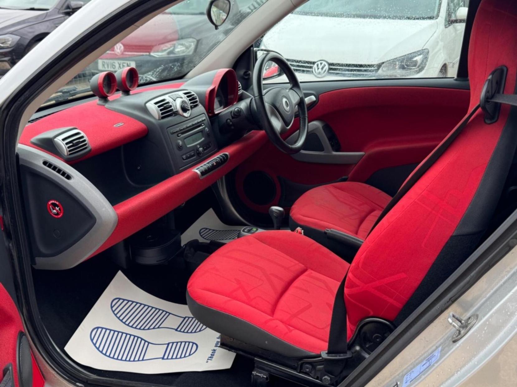 Smart fortwo 1.0 MHD Passion Cabriolet 2dr Petrol SoftTouch Euro 5 (s/s) (71 bhp)