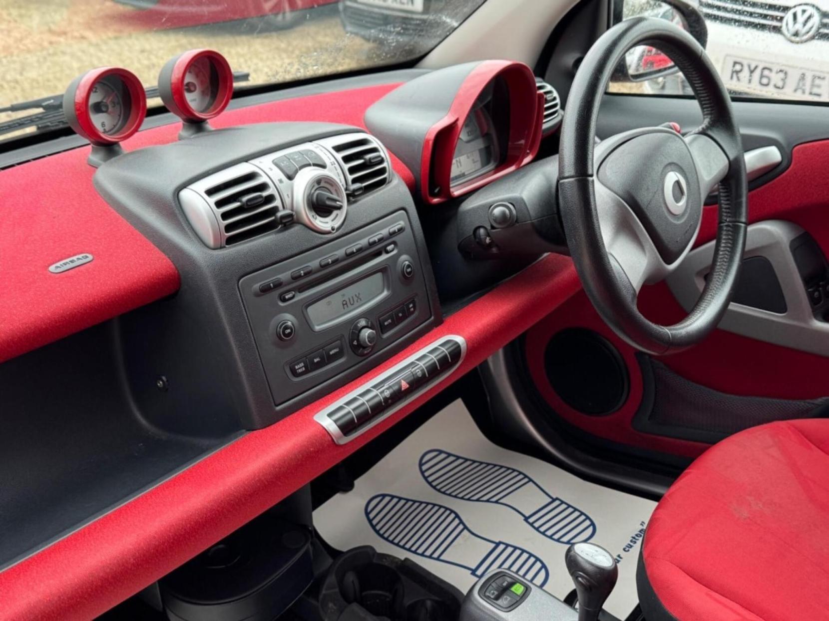 Smart fortwo 1.0 MHD Passion Cabriolet 2dr Petrol SoftTouch Euro 5 (s/s) (71 bhp)