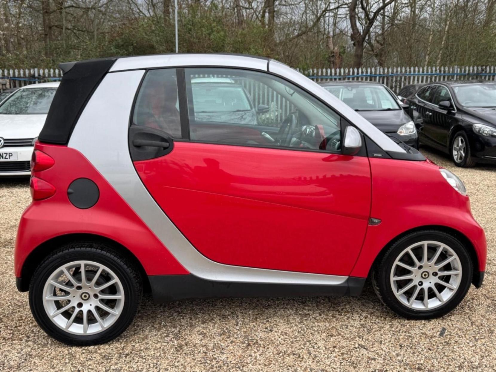 Smart fortwo 1.0 MHD Passion Cabriolet 2dr Petrol SoftTouch Euro 5 (s/s) (71 bhp)