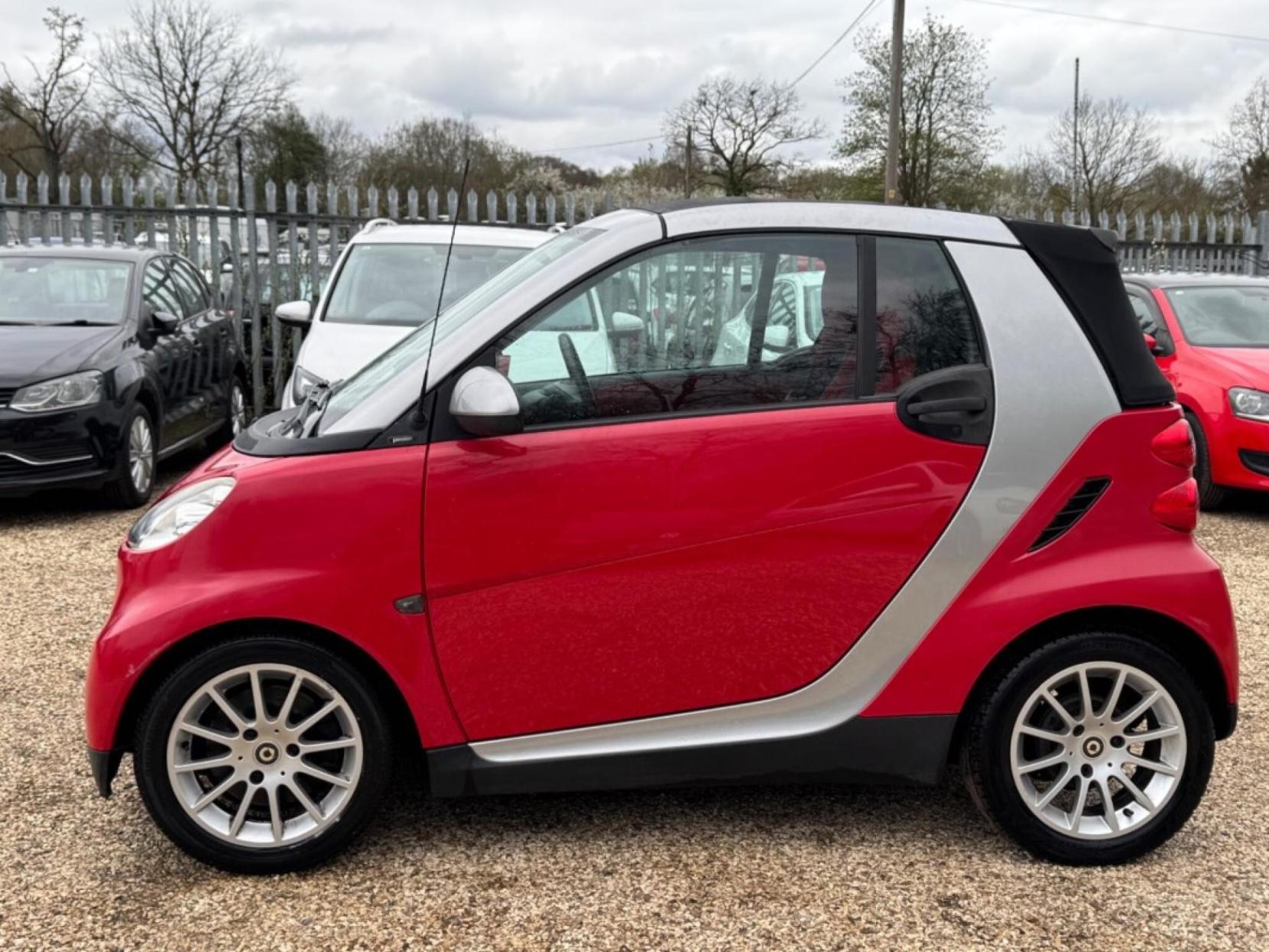 Smart fortwo 1.0 MHD Passion Cabriolet 2dr Petrol SoftTouch Euro 5 (s/s) (71 bhp)