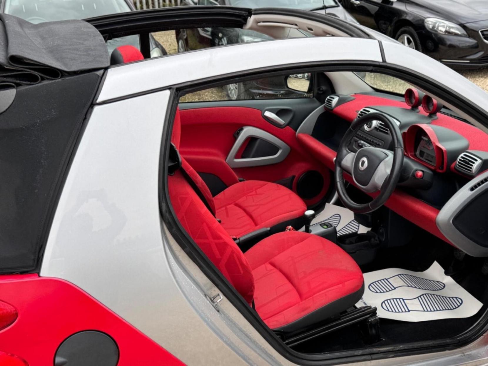 Smart fortwo 1.0 MHD Passion Cabriolet 2dr Petrol SoftTouch Euro 5 (s/s) (71 bhp)