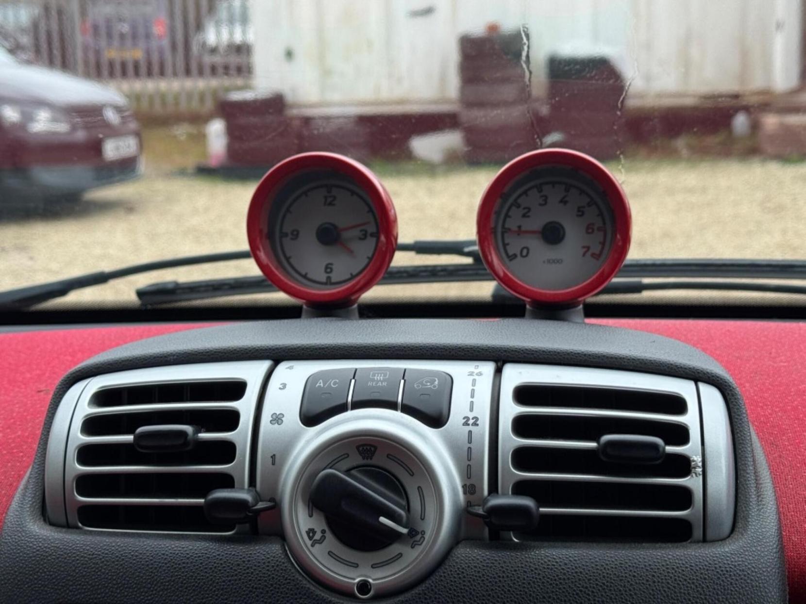 Smart fortwo 1.0 MHD Passion Cabriolet 2dr Petrol SoftTouch Euro 5 (s/s) (71 bhp)