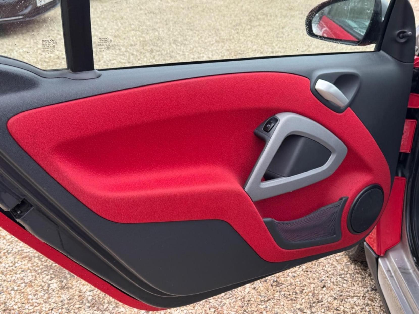 Smart fortwo 1.0 MHD Passion Cabriolet 2dr Petrol SoftTouch Euro 5 (s/s) (71 bhp)