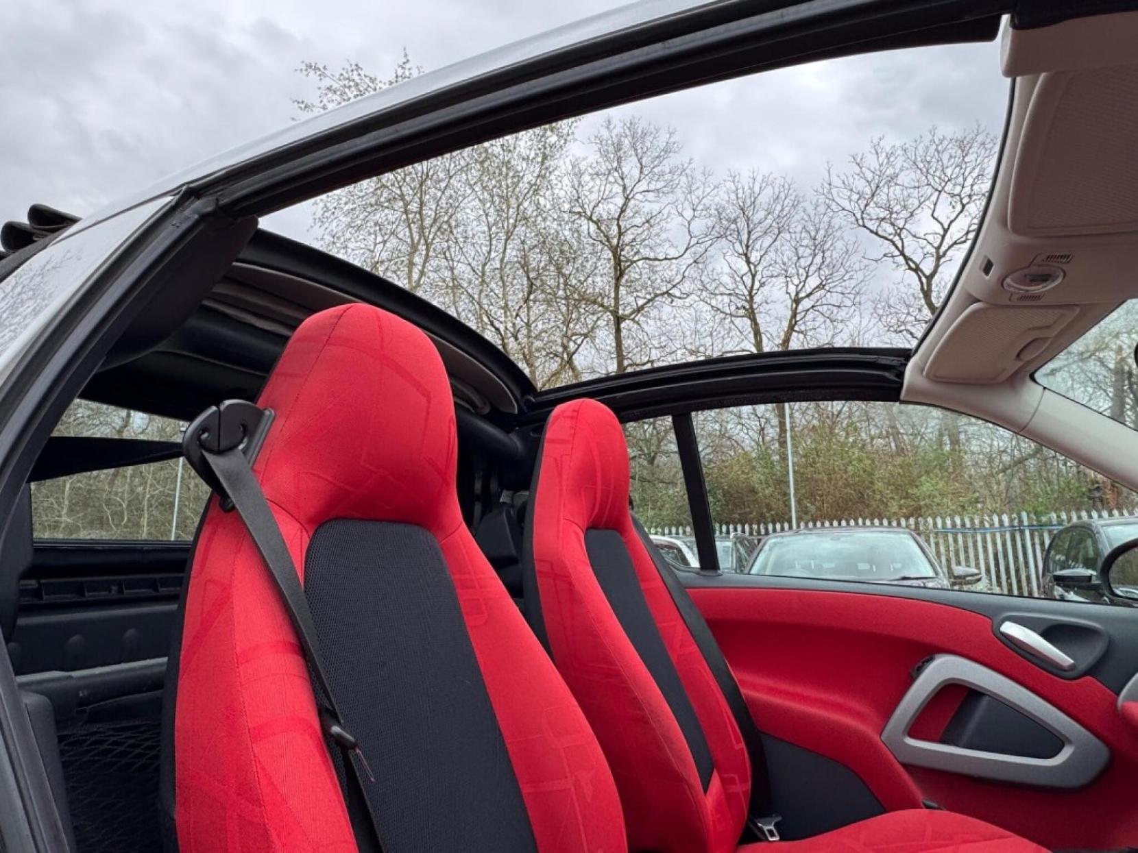 Smart fortwo 1.0 MHD Passion Cabriolet 2dr Petrol SoftTouch Euro 5 (s/s) (71 bhp)