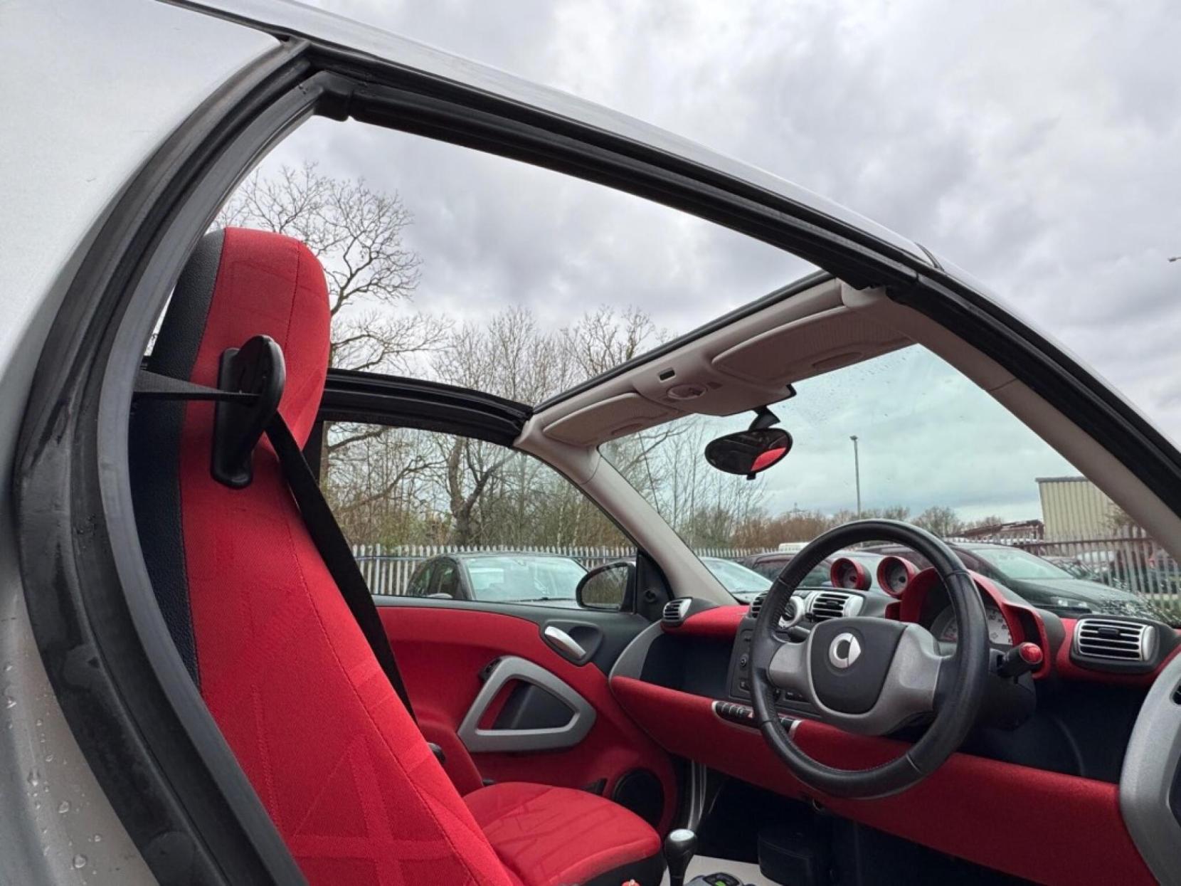 Smart fortwo 1.0 MHD Passion Cabriolet 2dr Petrol SoftTouch Euro 5 (s/s) (71 bhp)