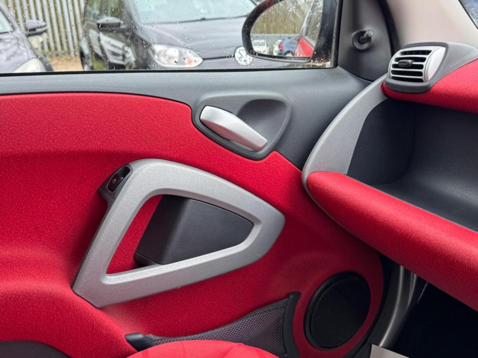 Smart fortwo 1.0 MHD Passion Cabriolet 2dr Petrol SoftTouch Euro 5 (s/s) (71 bhp)