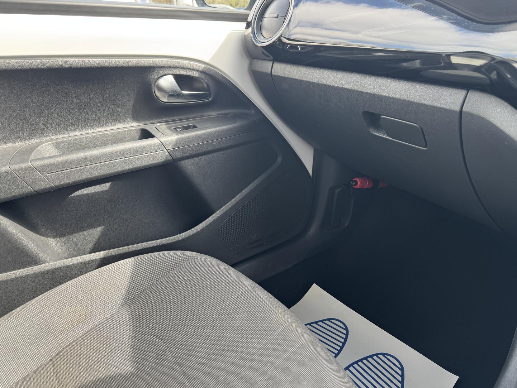 Volkswagen up! 1.0 Move up! Hatchback 5dr Petrol ASG Euro 6 (60 ps)