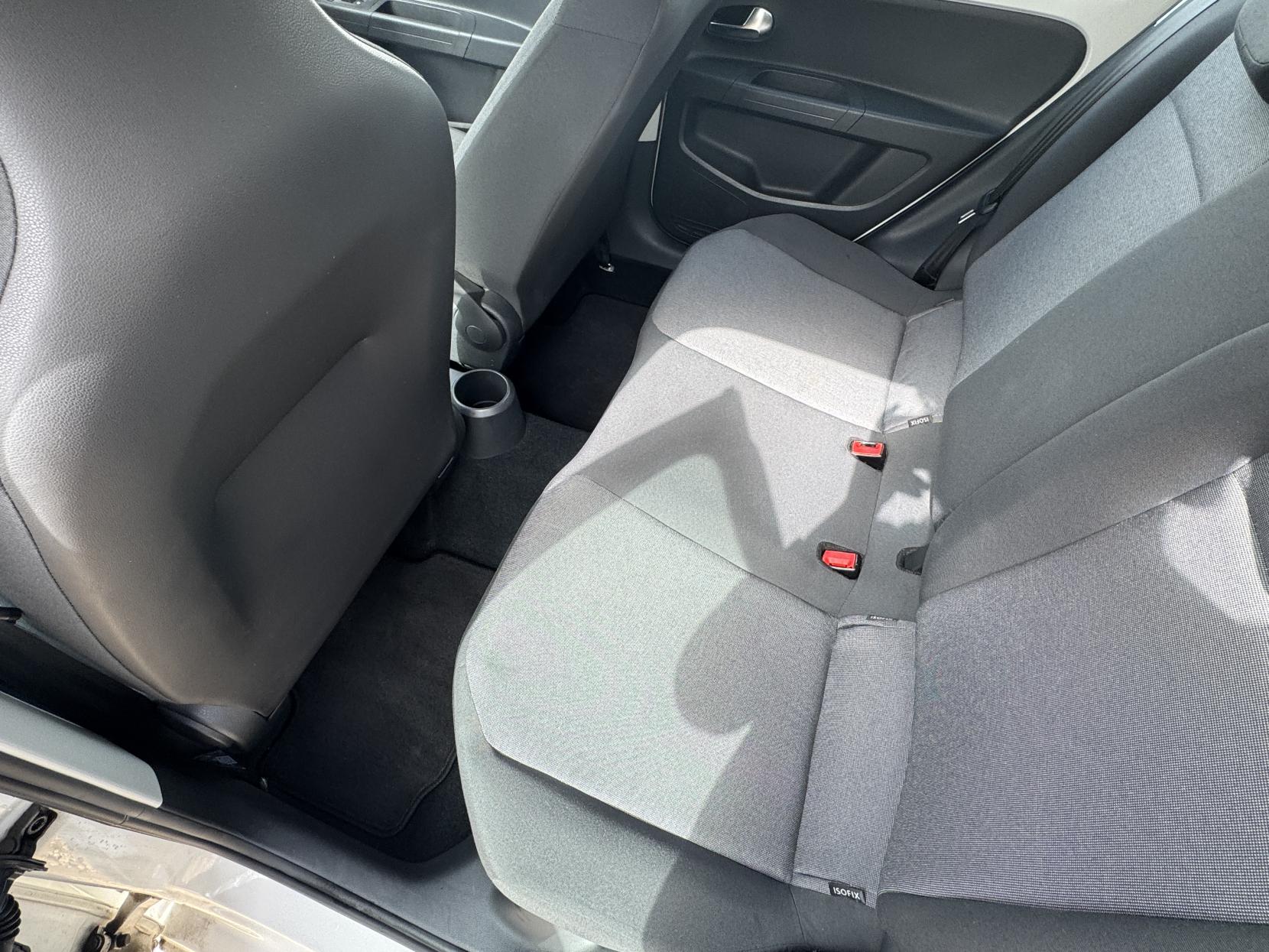 Volkswagen up! 1.0 Move up! Hatchback 5dr Petrol ASG Euro 6 (60 ps)