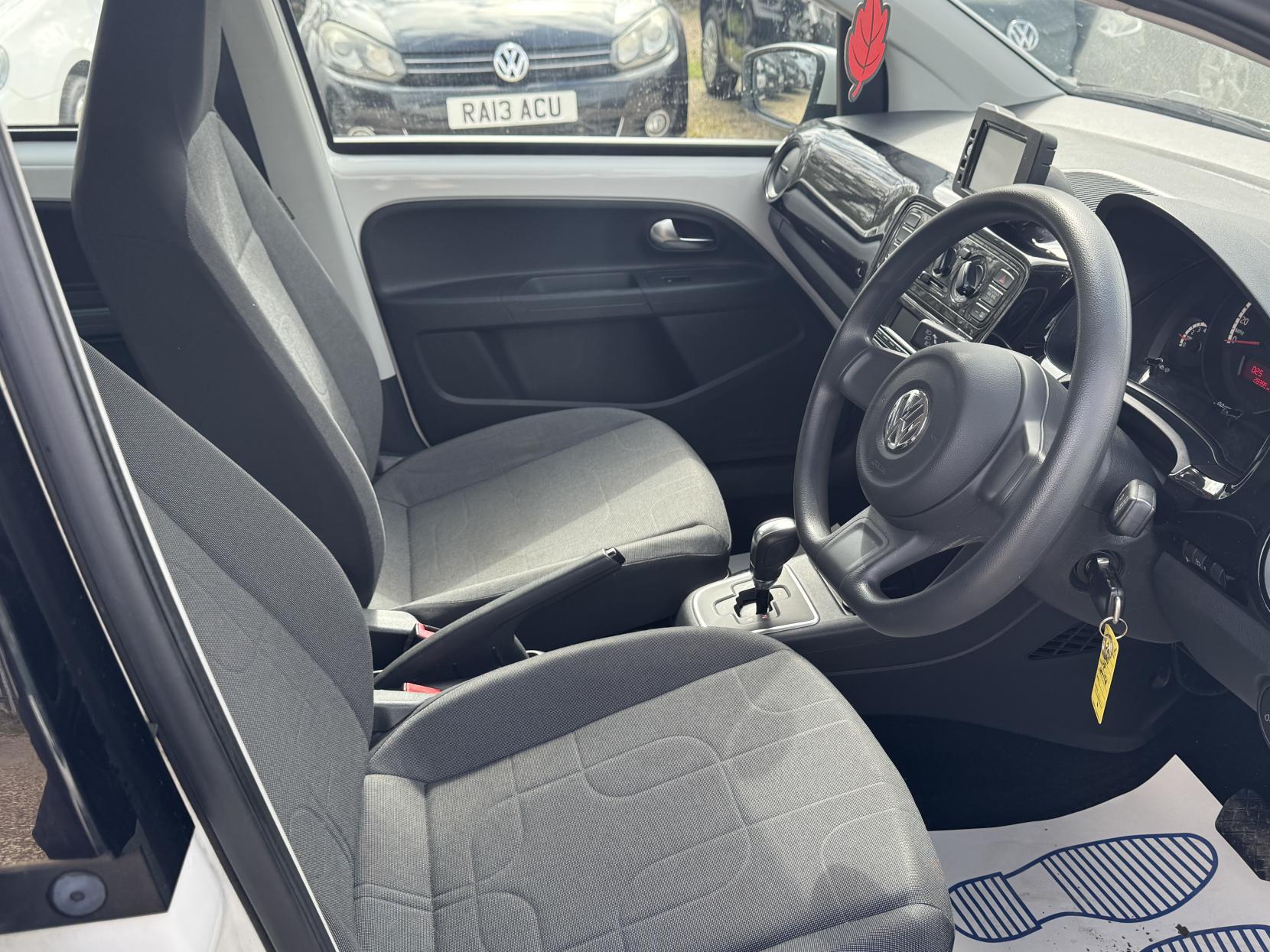 Volkswagen up! 1.0 Move up! Hatchback 5dr Petrol ASG Euro 6 (60 ps)