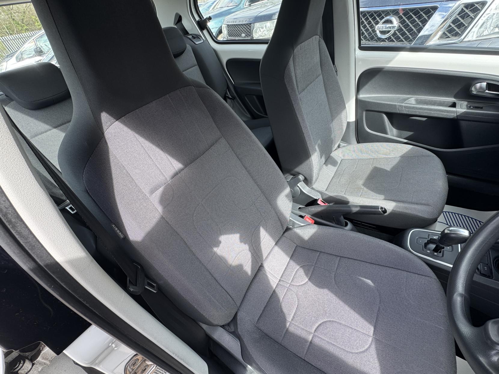 Volkswagen up! 1.0 Move up! Hatchback 5dr Petrol ASG Euro 6 (60 ps)