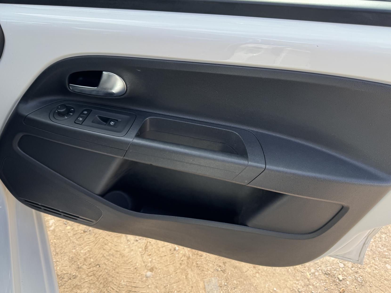 Volkswagen up! 1.0 Move up! Hatchback 5dr Petrol ASG Euro 6 (60 ps)