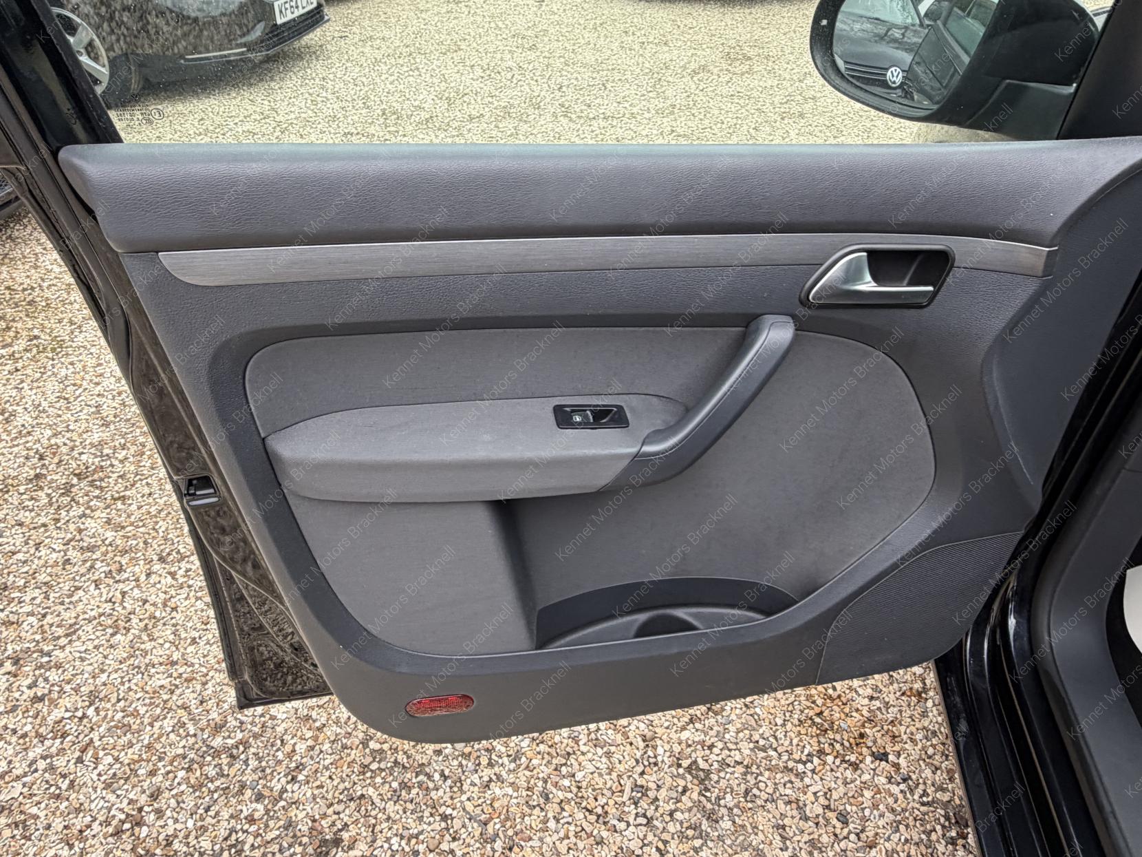 Volkswagen Touran 1.4 TSI SE MPV 5dr Petrol DSG Euro 5 (140 ps)