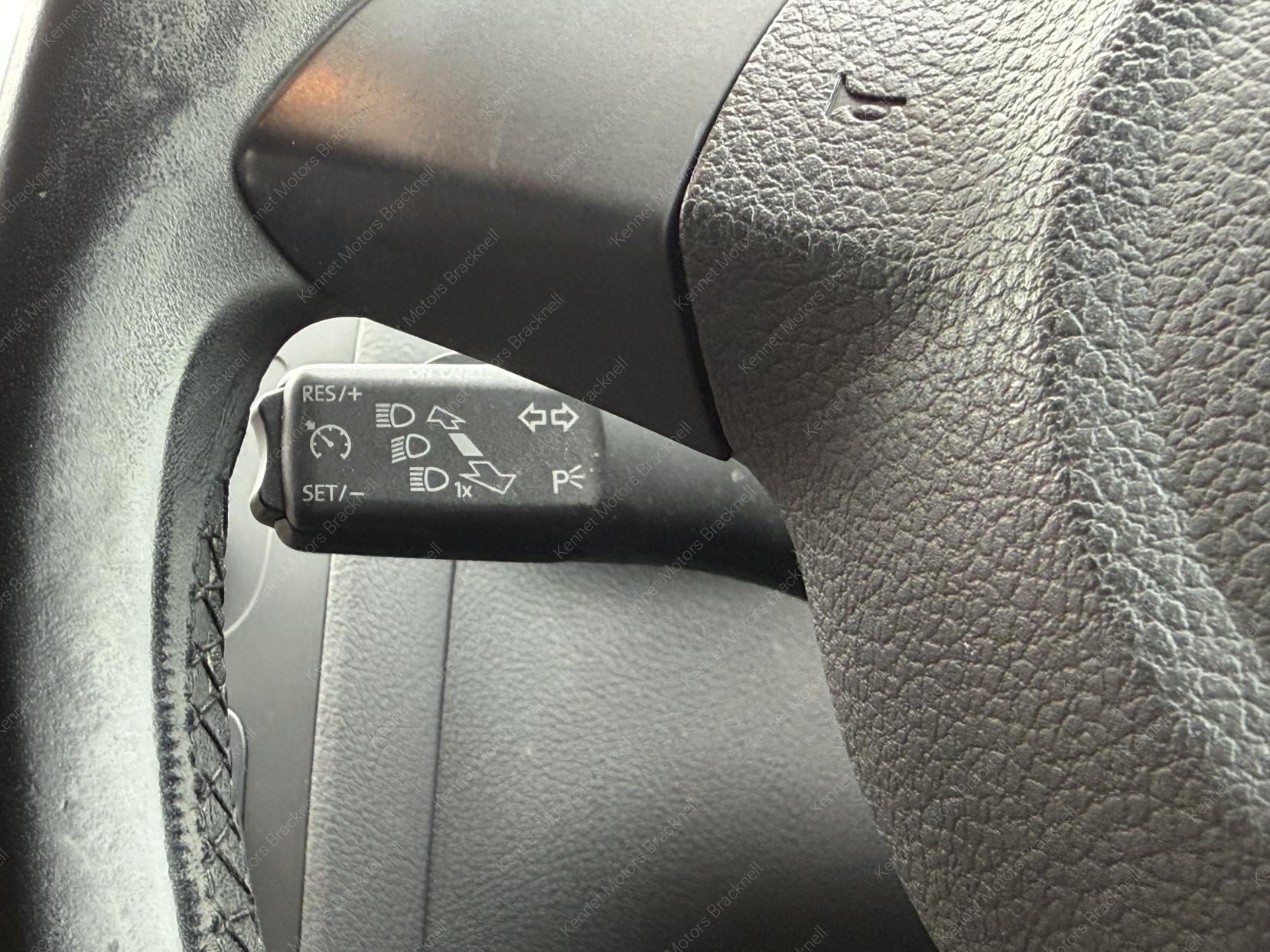 Volkswagen Touran 1.4 TSI SE MPV 5dr Petrol DSG Euro 5 (140 ps)