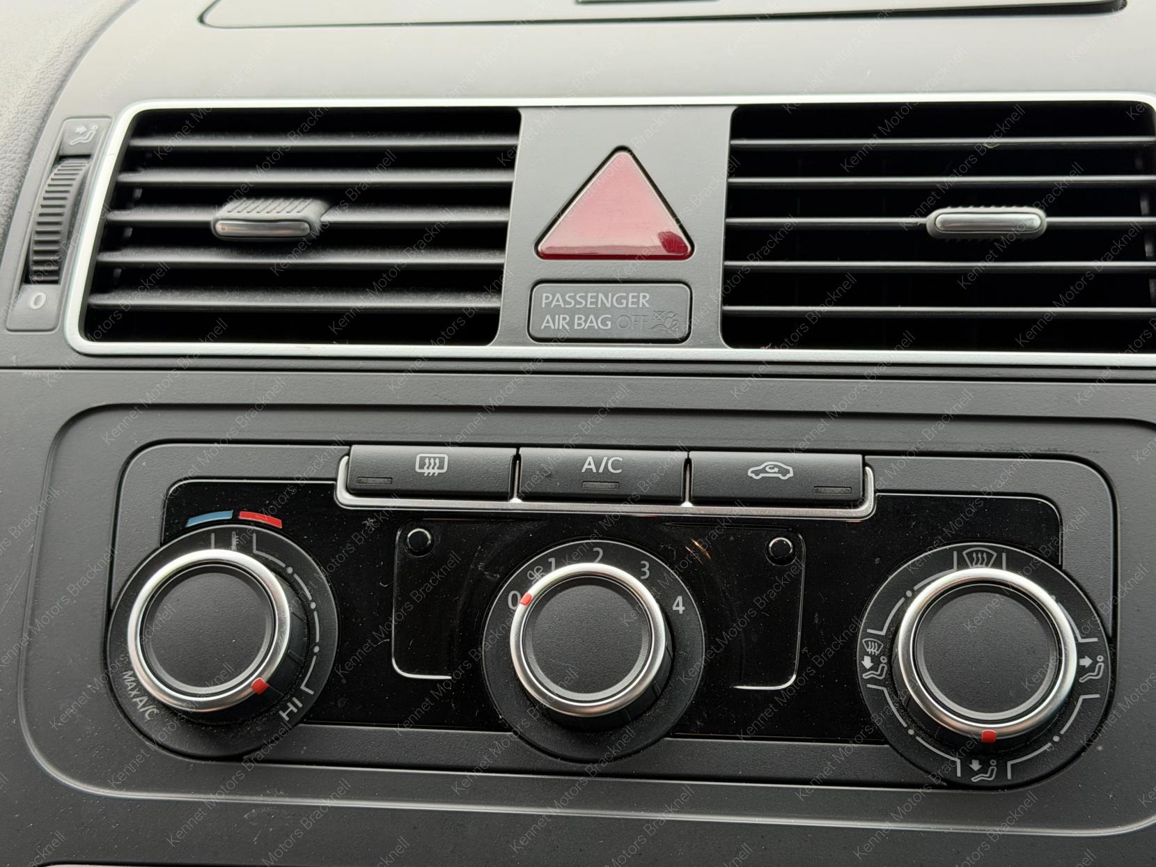 Volkswagen Touran 1.4 TSI SE MPV 5dr Petrol DSG Euro 5 (140 ps)