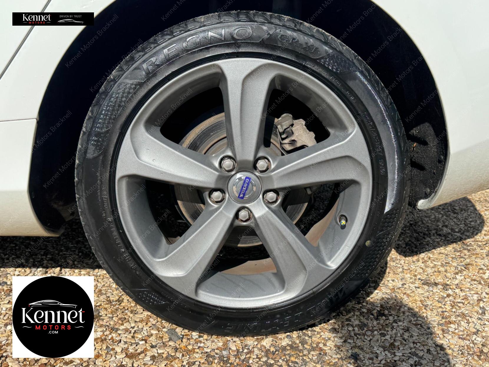 Volvo V40 1.6 T4 SE Lux Nav Hatchback 5dr Petrol Powershift Euro 5 (s/s) (180 ps)