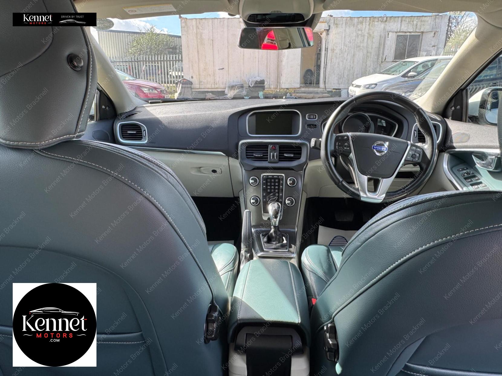 Volvo V40 1.6 T4 SE Lux Nav Hatchback 5dr Petrol Powershift Euro 5 (s/s) (180 ps)