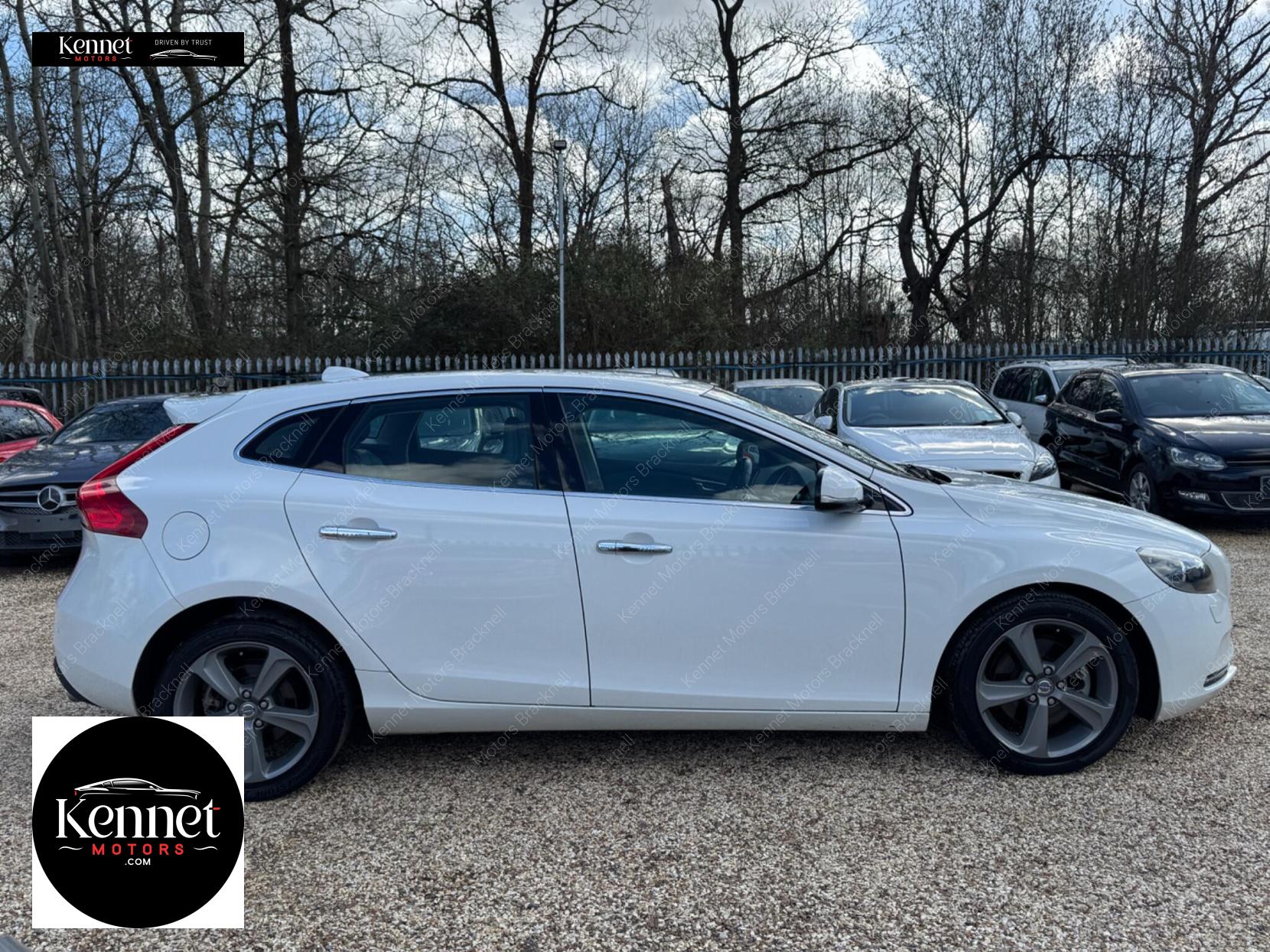 Volvo V40 1.6 T4 SE Lux Nav Hatchback 5dr Petrol Powershift Euro 5 (s/s) (180 ps)