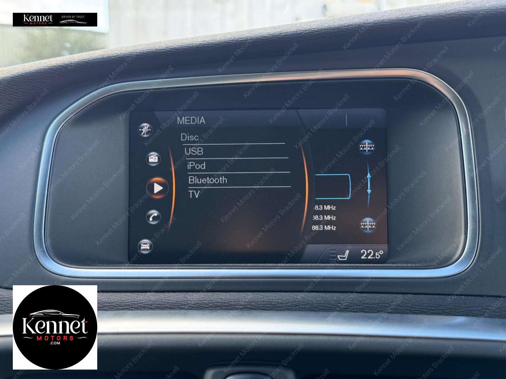 Volvo V40 1.6 T4 SE Lux Nav Hatchback 5dr Petrol Powershift Euro 5 (s/s) (180 ps)