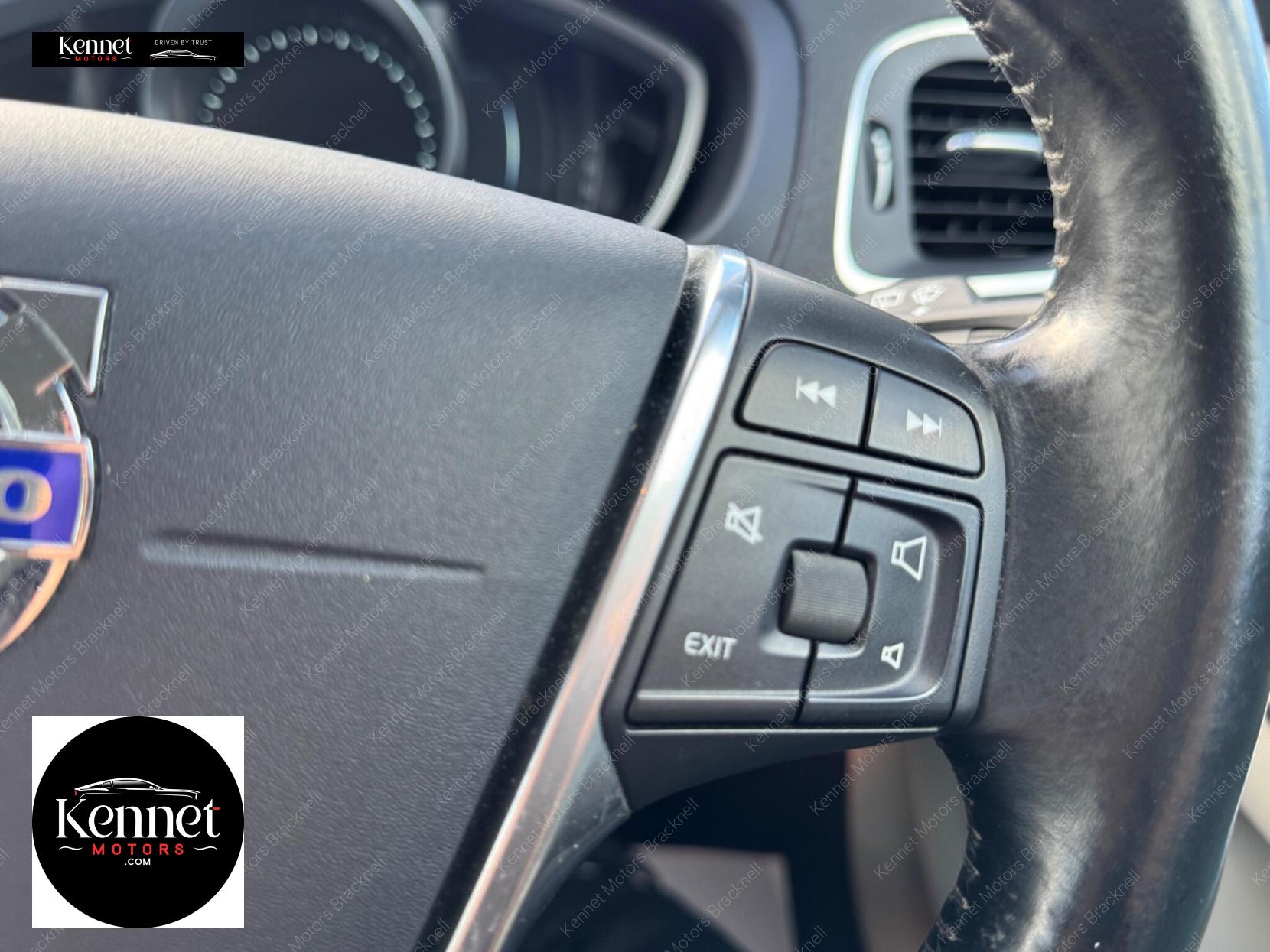 Volvo V40 1.6 T4 SE Lux Nav Hatchback 5dr Petrol Powershift Euro 5 (s/s) (180 ps)