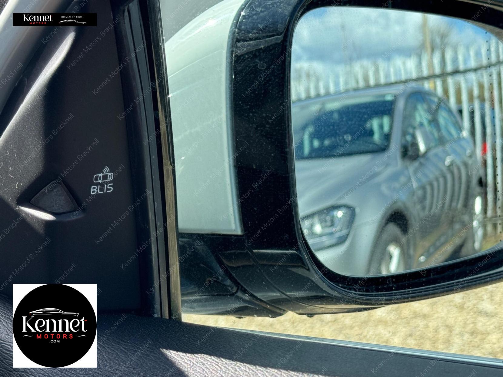 Volvo V40 1.6 T4 SE Lux Nav Hatchback 5dr Petrol Powershift Euro 5 (s/s) (180 ps)