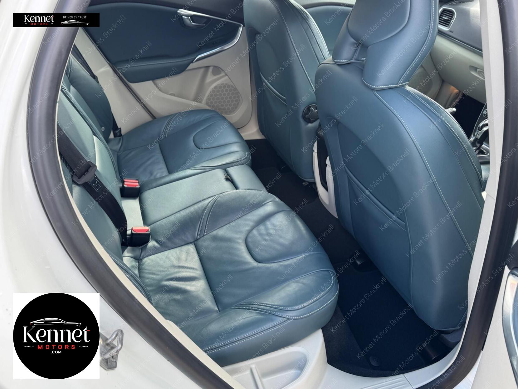 Volvo V40 1.6 T4 SE Lux Nav Hatchback 5dr Petrol Powershift Euro 5 (s/s) (180 ps)