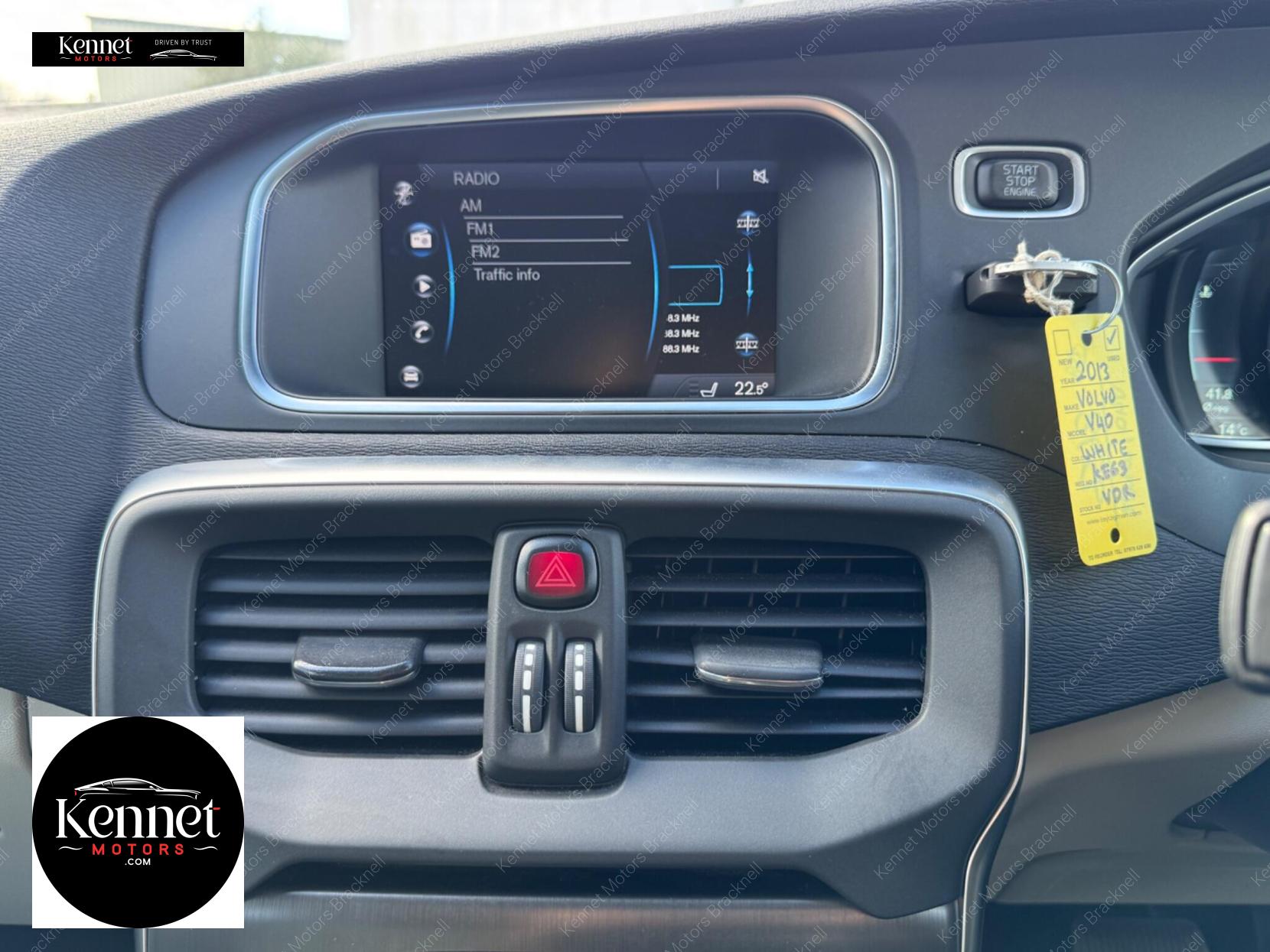 Volvo V40 1.6 T4 SE Lux Nav Hatchback 5dr Petrol Powershift Euro 5 (s/s) (180 ps)