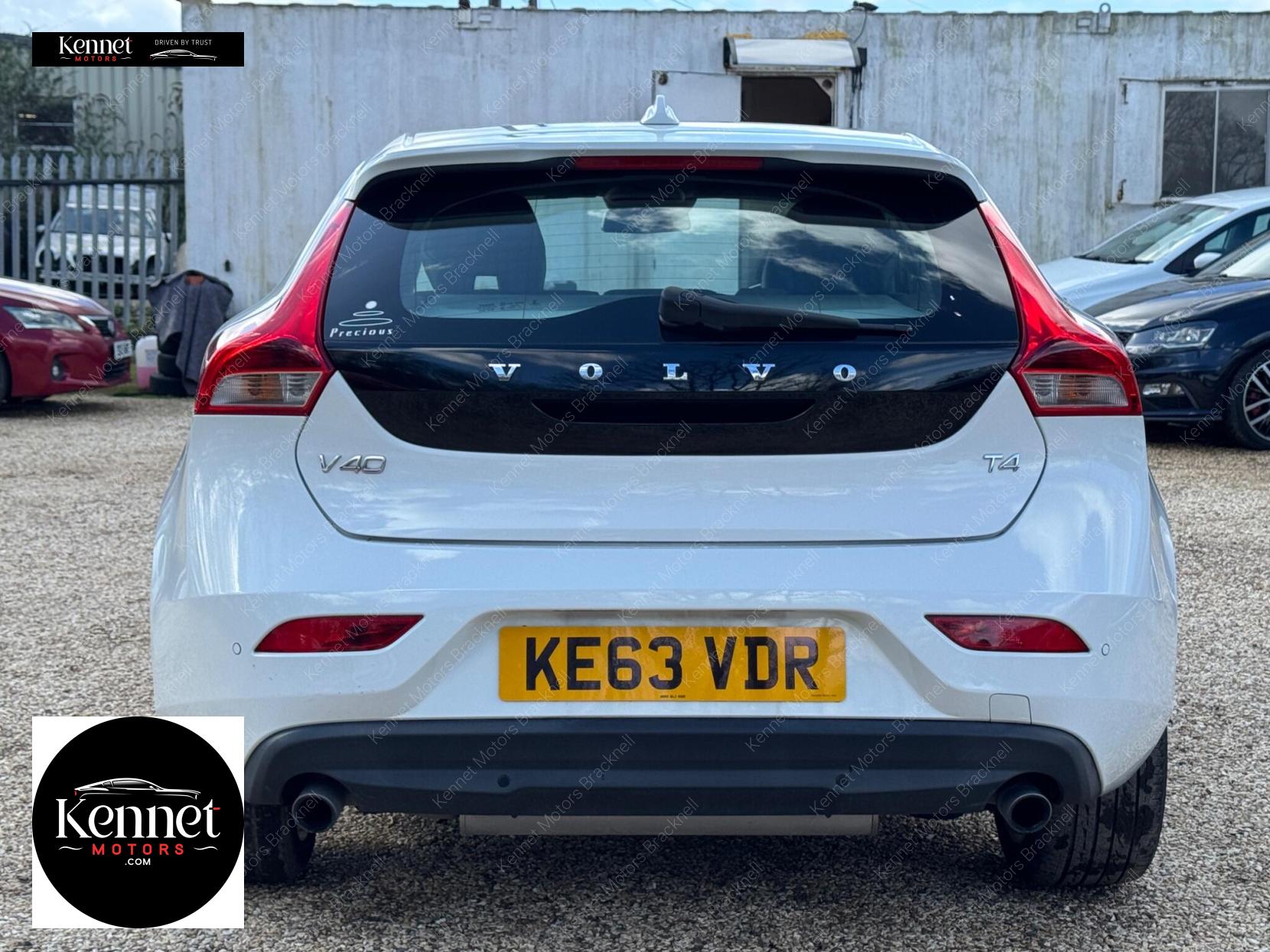 Volvo V40 1.6 T4 SE Lux Nav Hatchback 5dr Petrol Powershift Euro 5 (s/s) (180 ps)