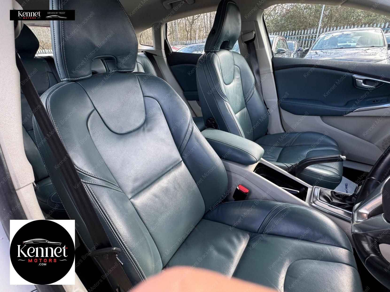 Volvo V40 1.6 T4 SE Lux Nav Hatchback 5dr Petrol Powershift Euro 5 (s/s) (180 ps)