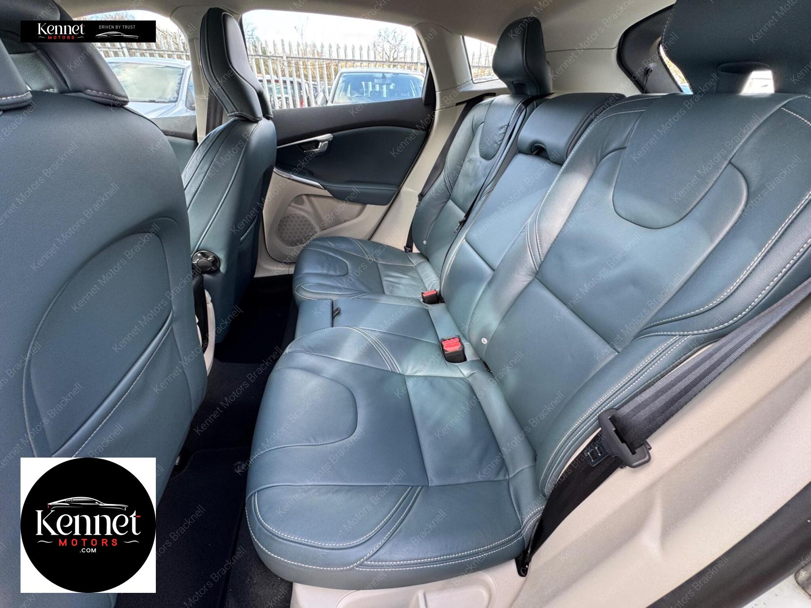 Volvo V40 1.6 T4 SE Lux Nav Hatchback 5dr Petrol Powershift Euro 5 (s/s) (180 ps)