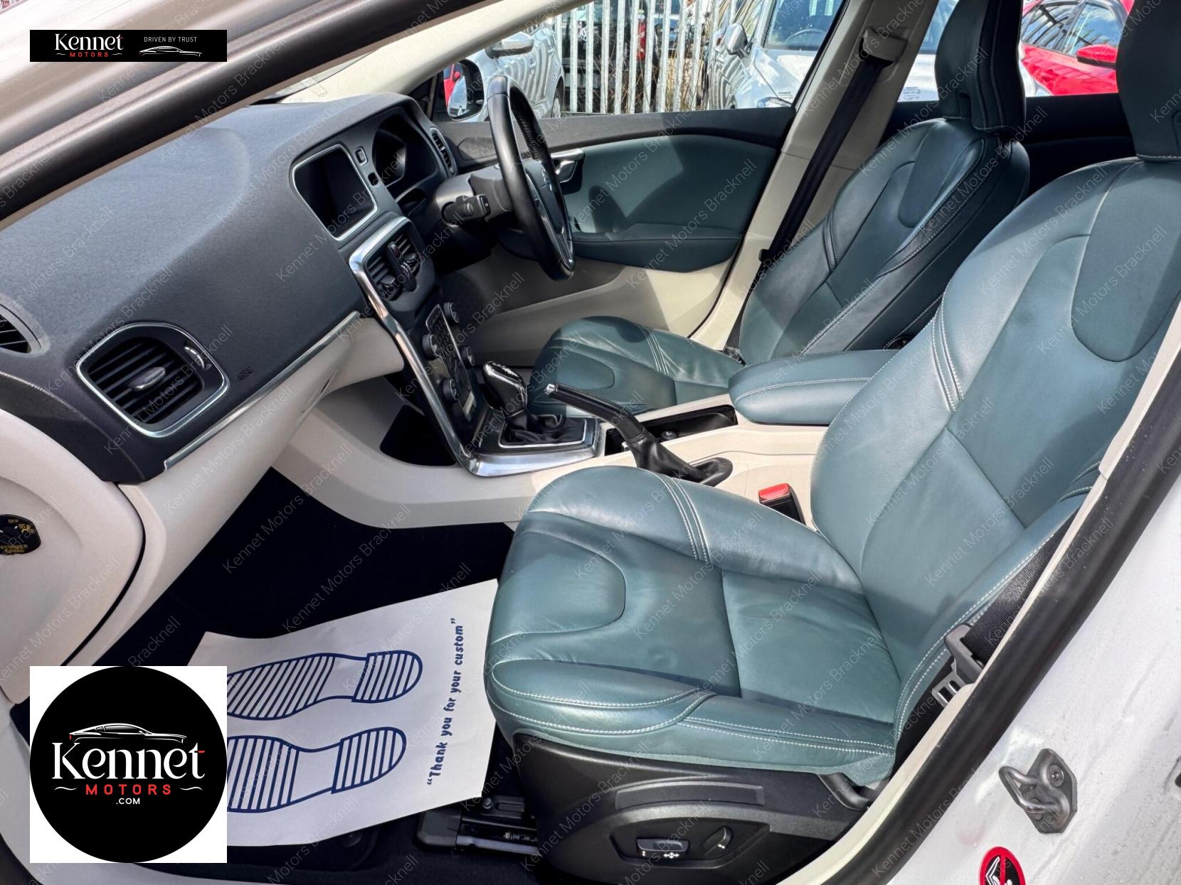 Volvo V40 1.6 T4 SE Lux Nav Hatchback 5dr Petrol Powershift Euro 5 (s/s) (180 ps)