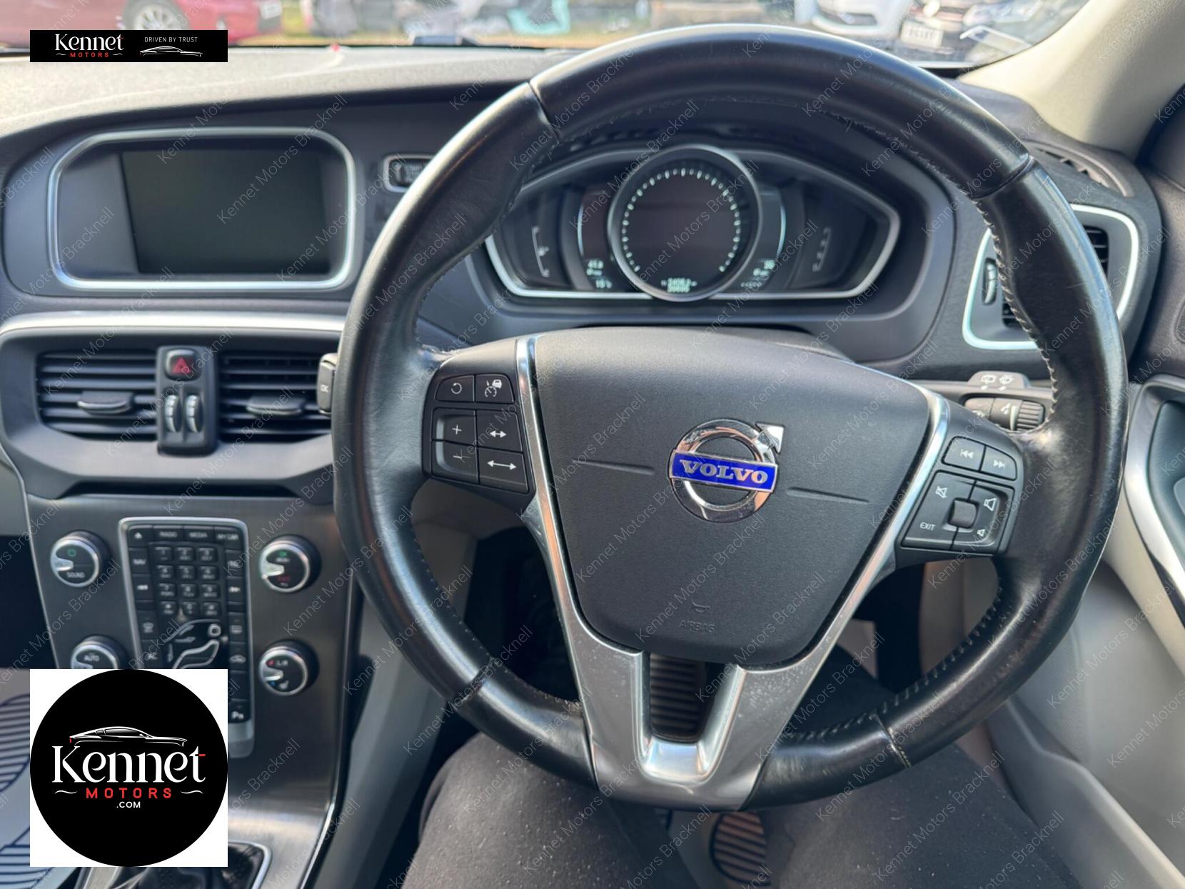 Volvo V40 1.6 T4 SE Lux Nav Hatchback 5dr Petrol Powershift Euro 5 (s/s) (180 ps)