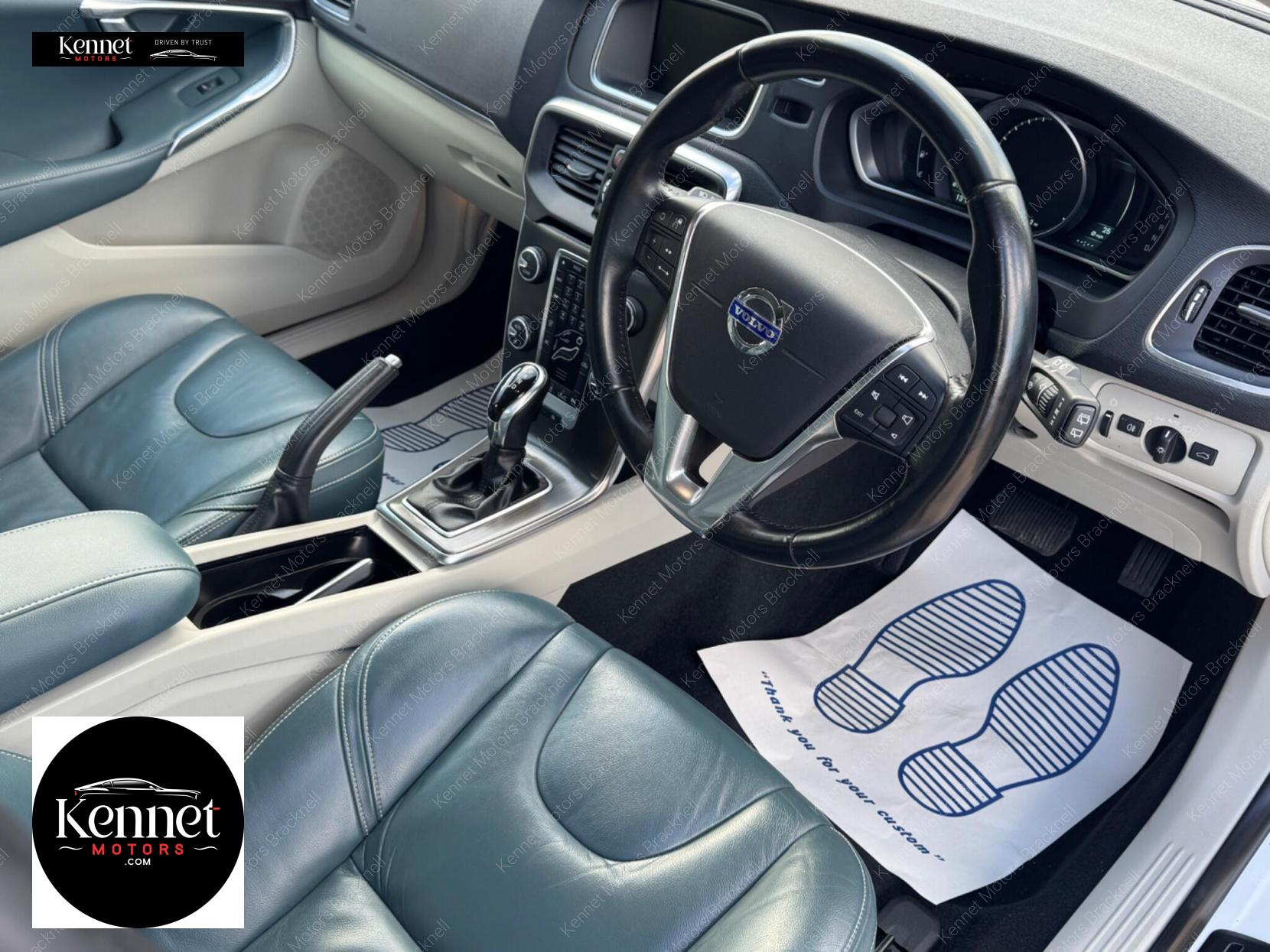 Volvo V40 1.6 T4 SE Lux Nav Hatchback 5dr Petrol Powershift Euro 5 (s/s) (180 ps)