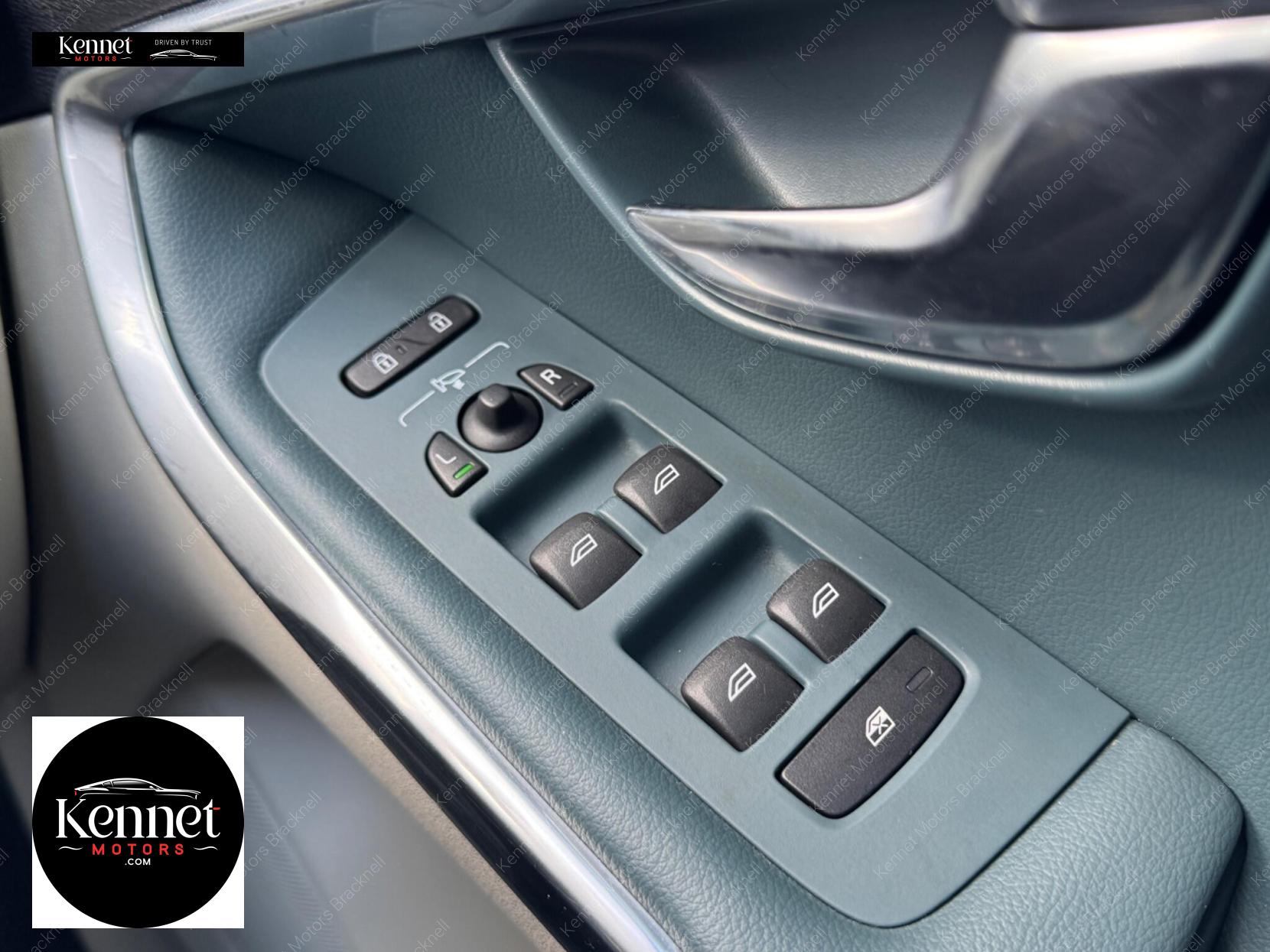 Volvo V40 1.6 T4 SE Lux Nav Hatchback 5dr Petrol Powershift Euro 5 (s/s) (180 ps)