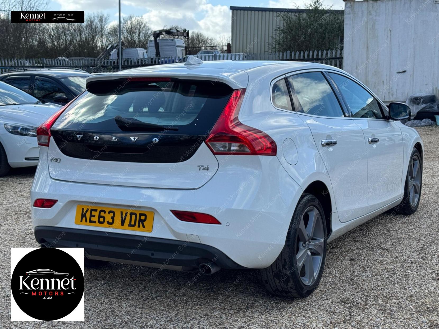 Volvo V40 1.6 T4 SE Lux Nav Hatchback 5dr Petrol Powershift Euro 5 (s/s) (180 ps)
