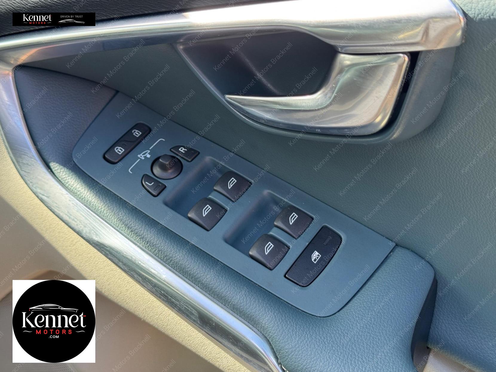 Volvo V40 1.6 T4 SE Lux Nav Hatchback 5dr Petrol Powershift Euro 5 (s/s) (180 ps)